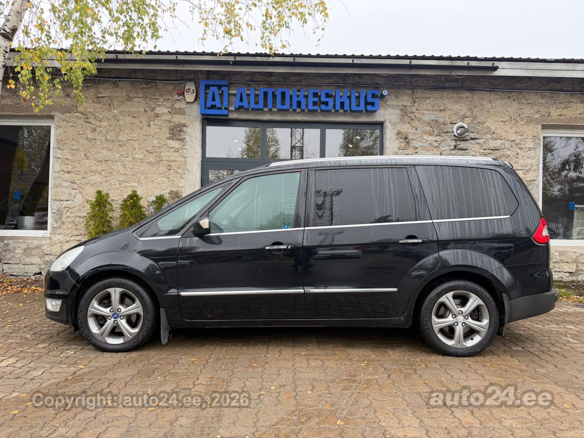 Ford Galaxy 2012 — photo 18
