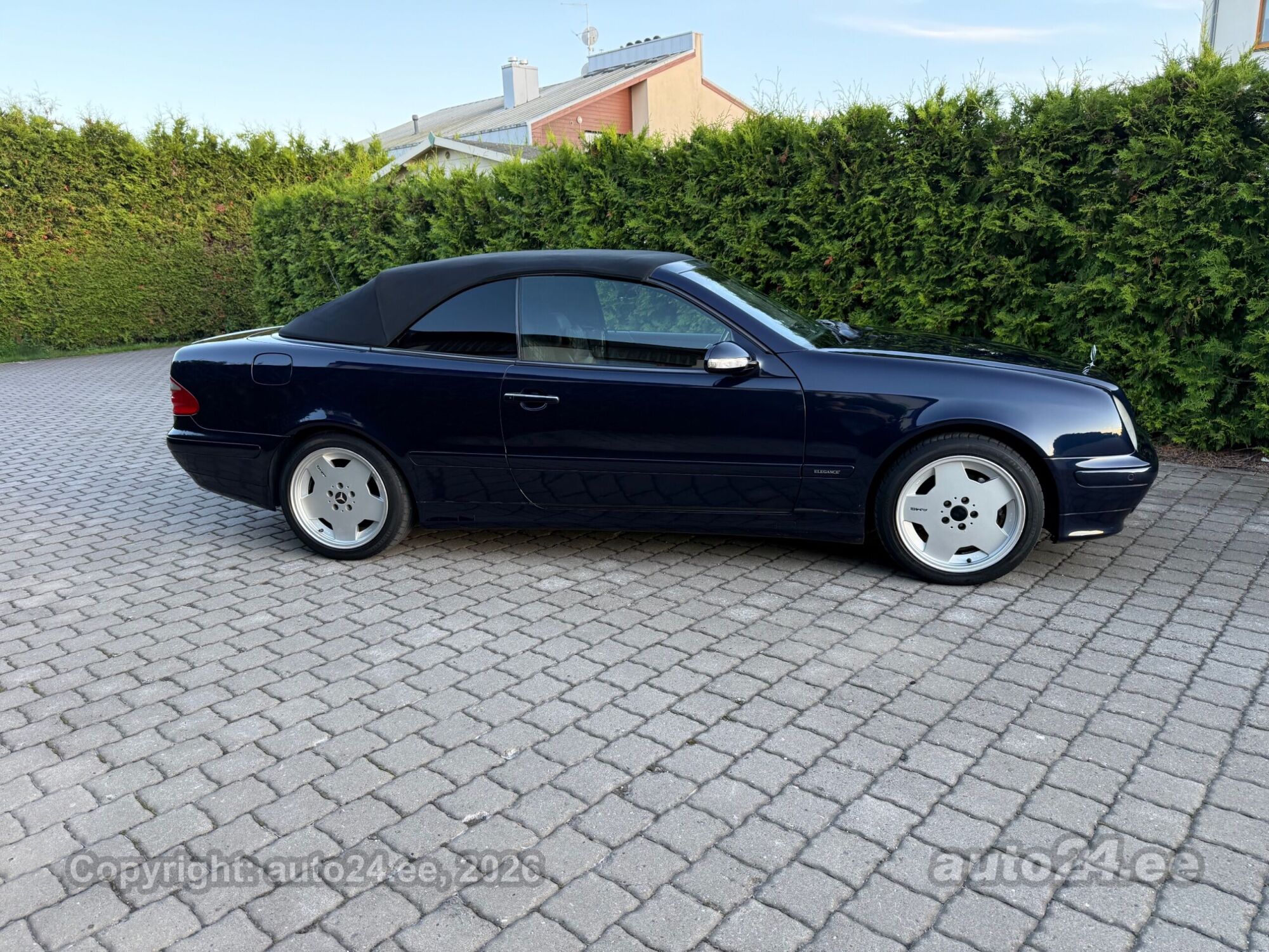 Mercedes-Benz CLK-sarja 2002, kuva 6/10