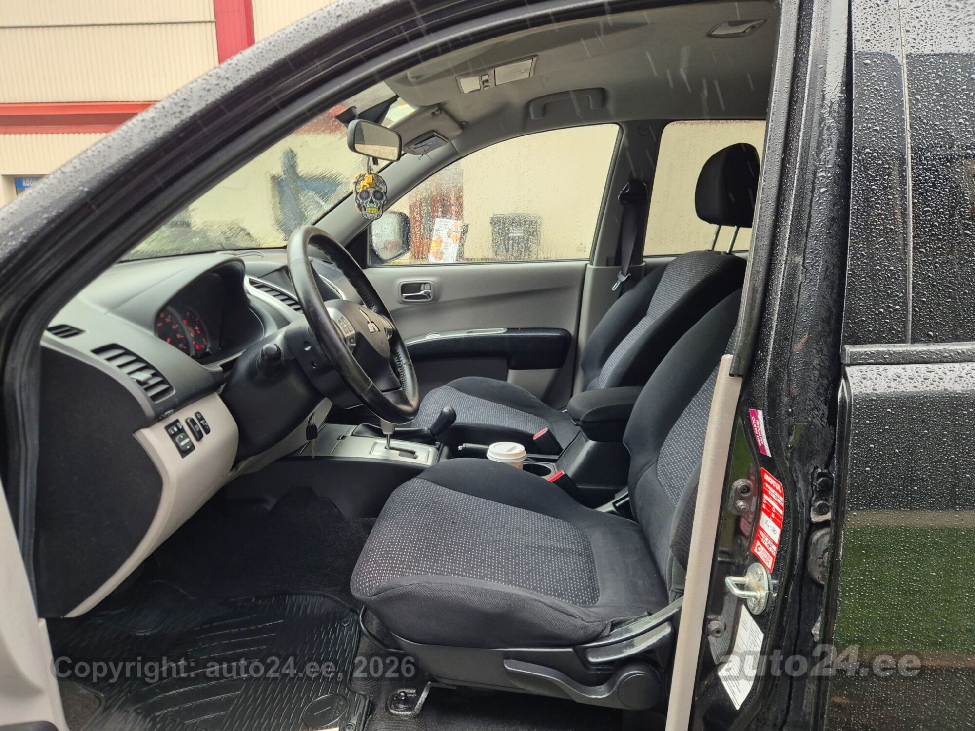 Mitsubishi L200 2012 — photo 12