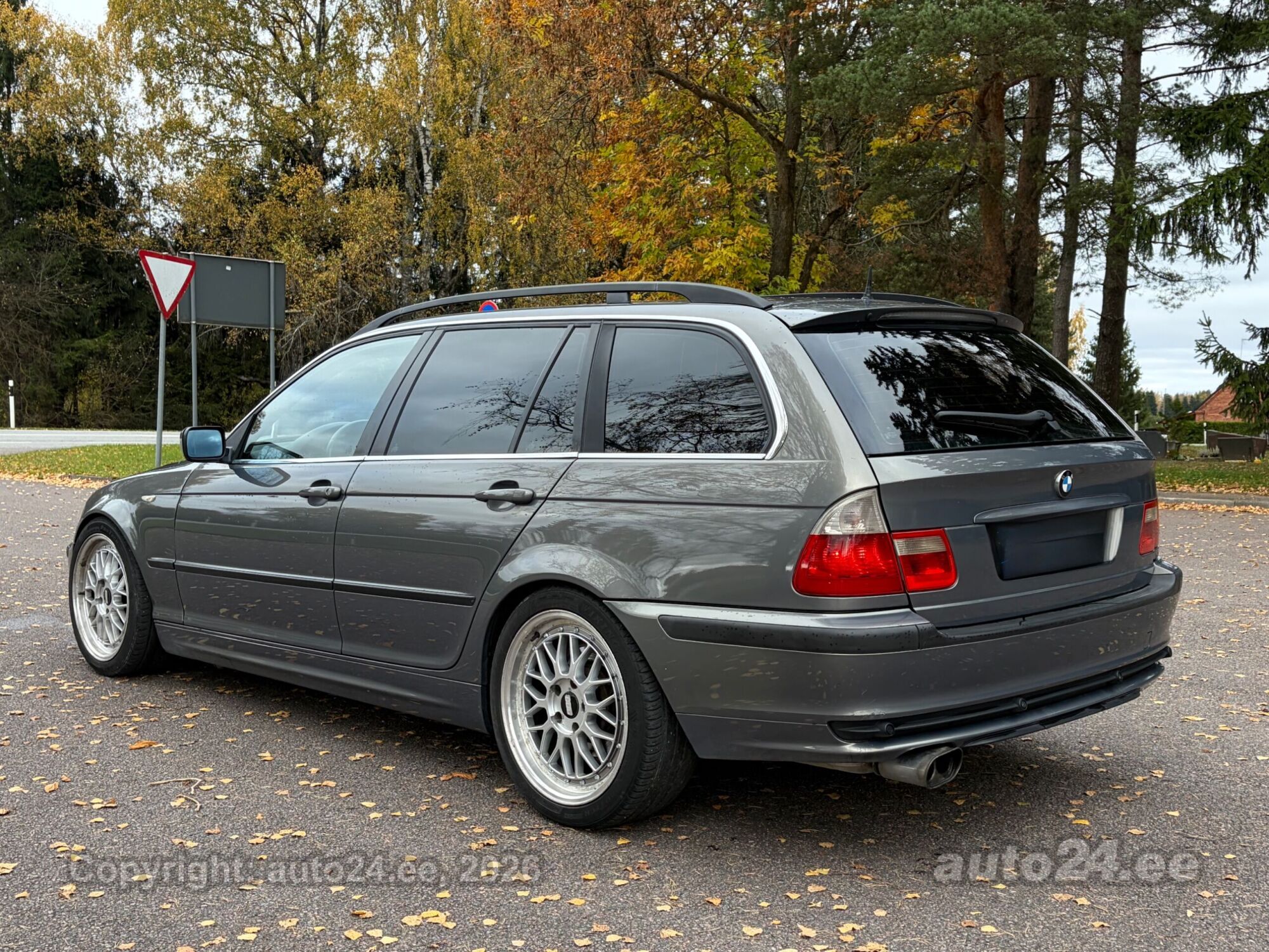 BMW 3 Series 2005 — photo 6