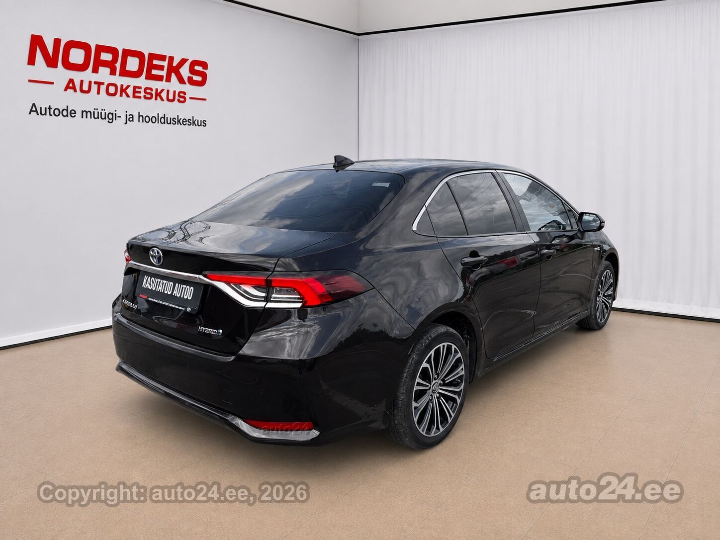 Toyota Corolla Luxury Hybrid 1.8 72kW 2019, photo 2/10