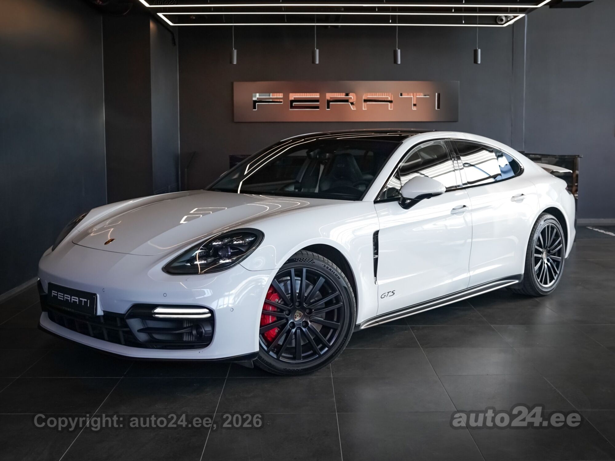 Porsche Panamera - 1