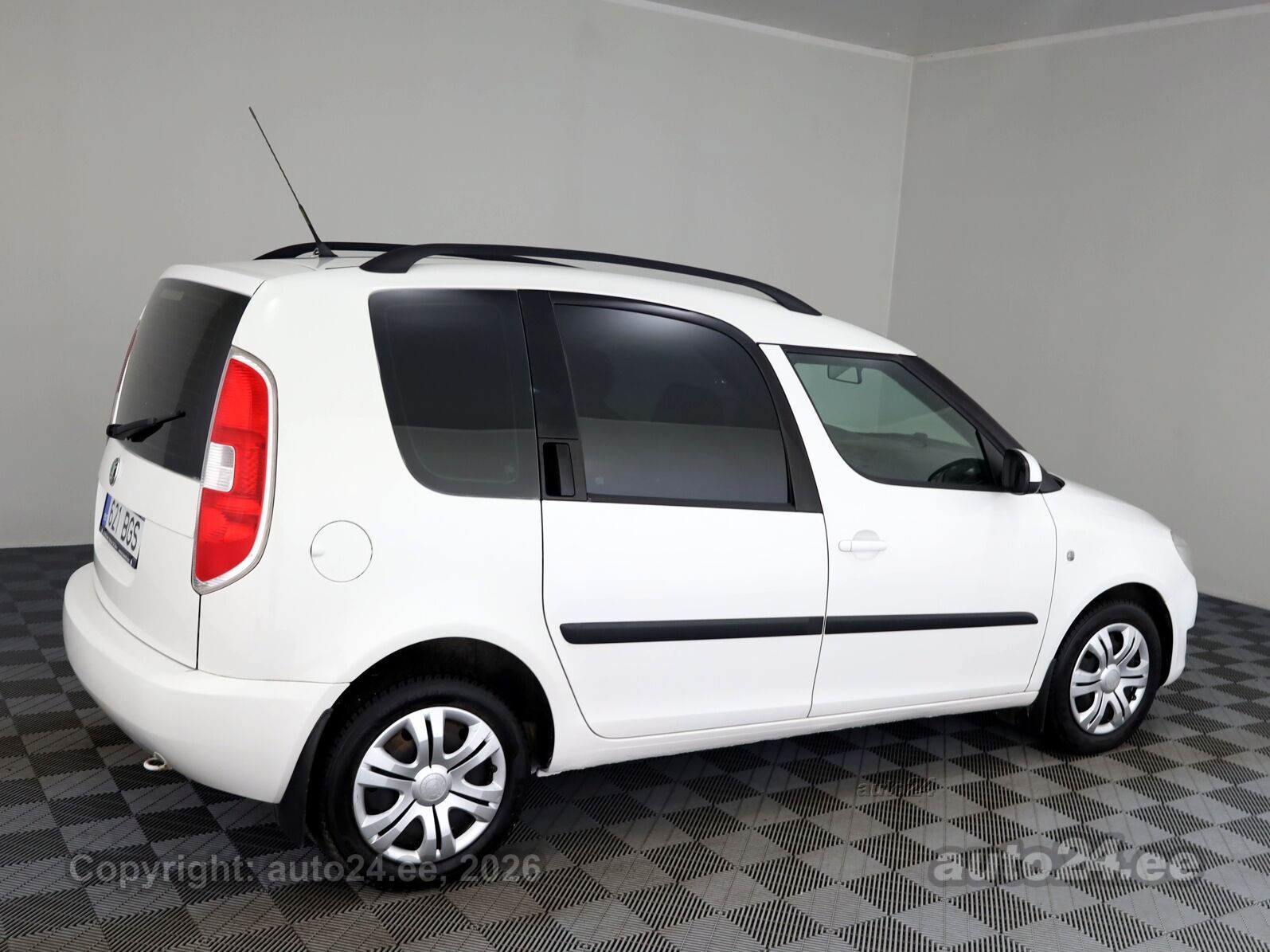 Skoda Roomster 2012 — interior