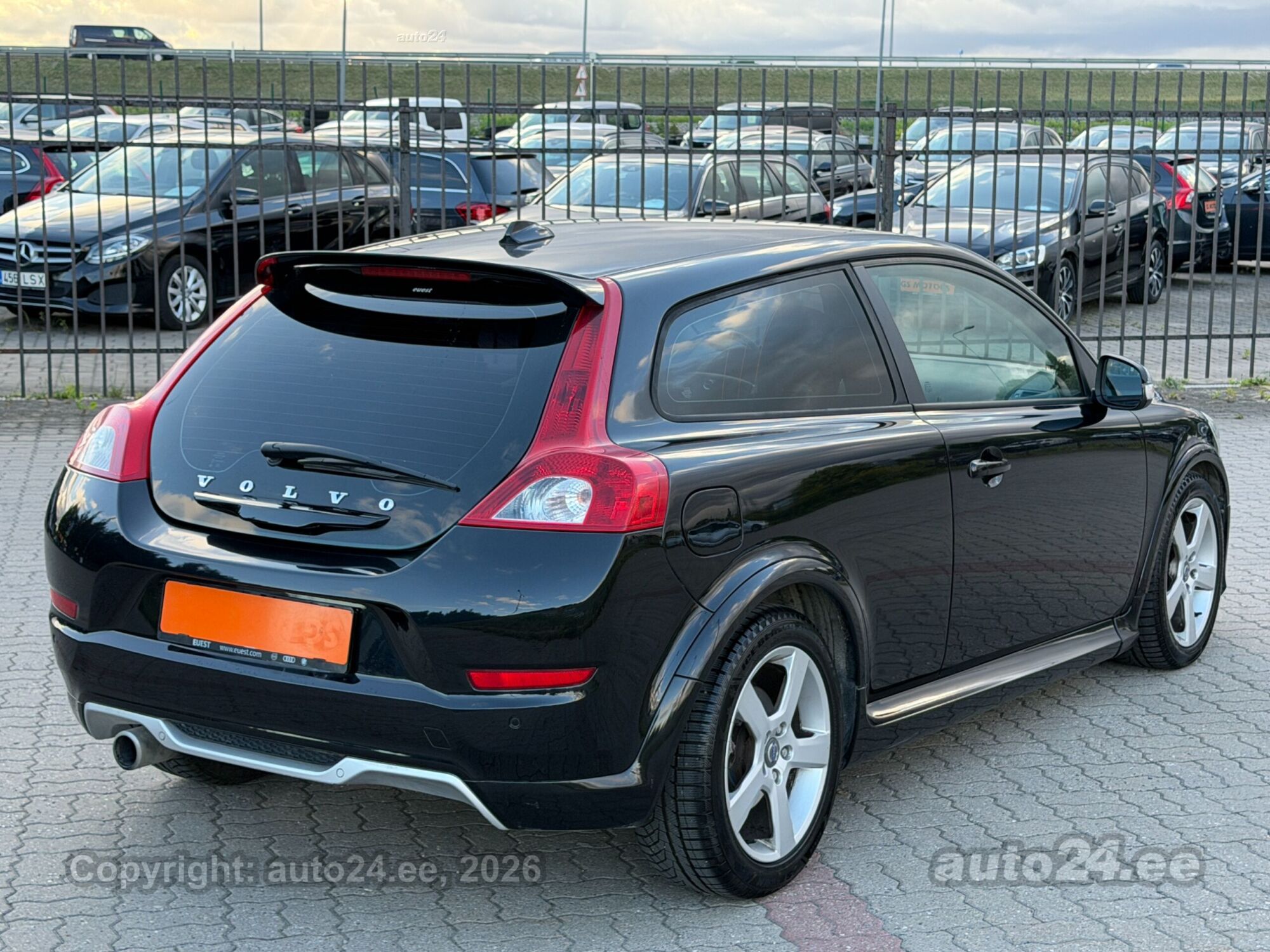 Volvo C30 R-Design 1.6 84kW 2011, photo 4/10