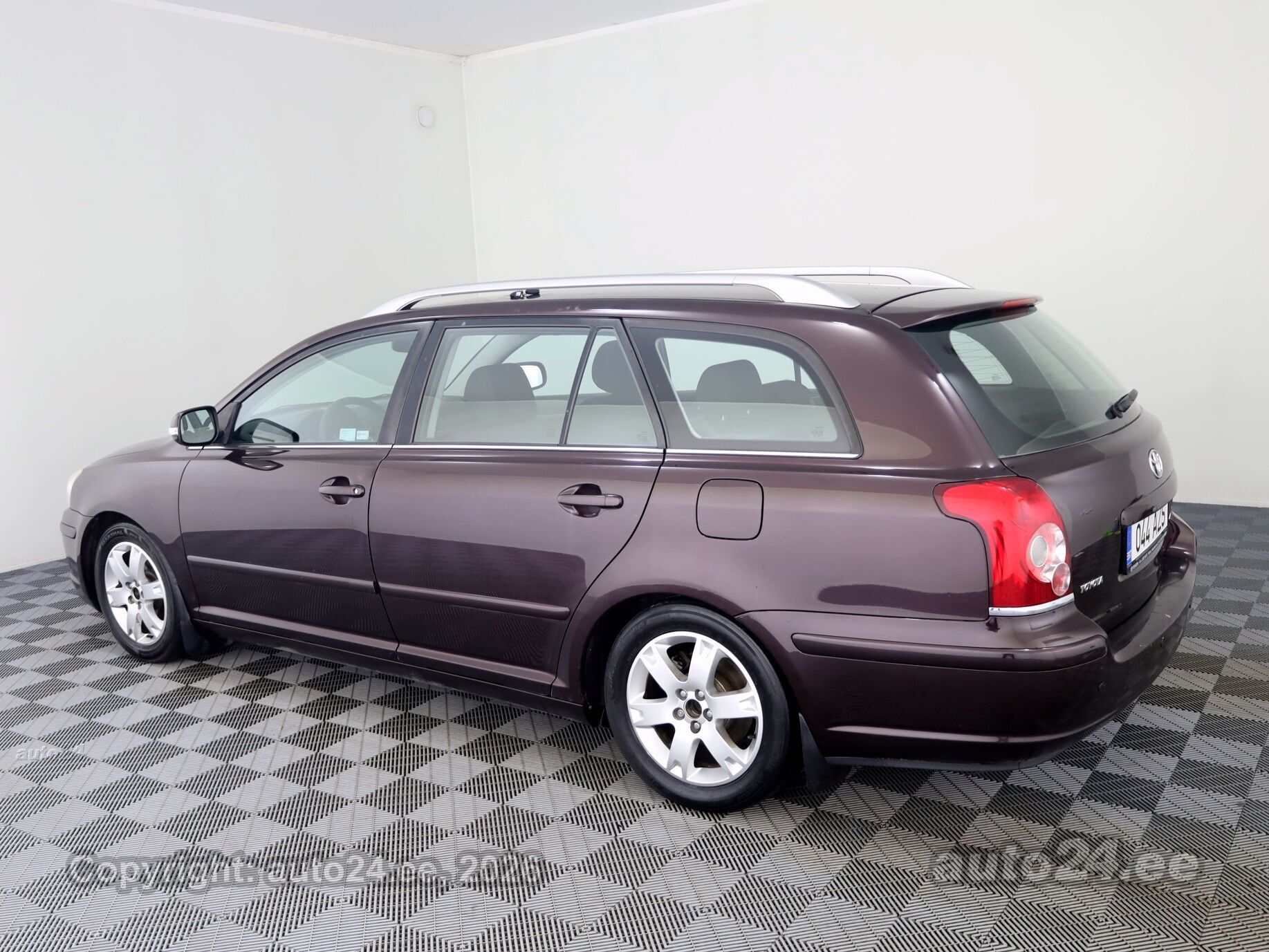 Toyota Avensis 2007 — engine 1794 cm³ (95 kW)
