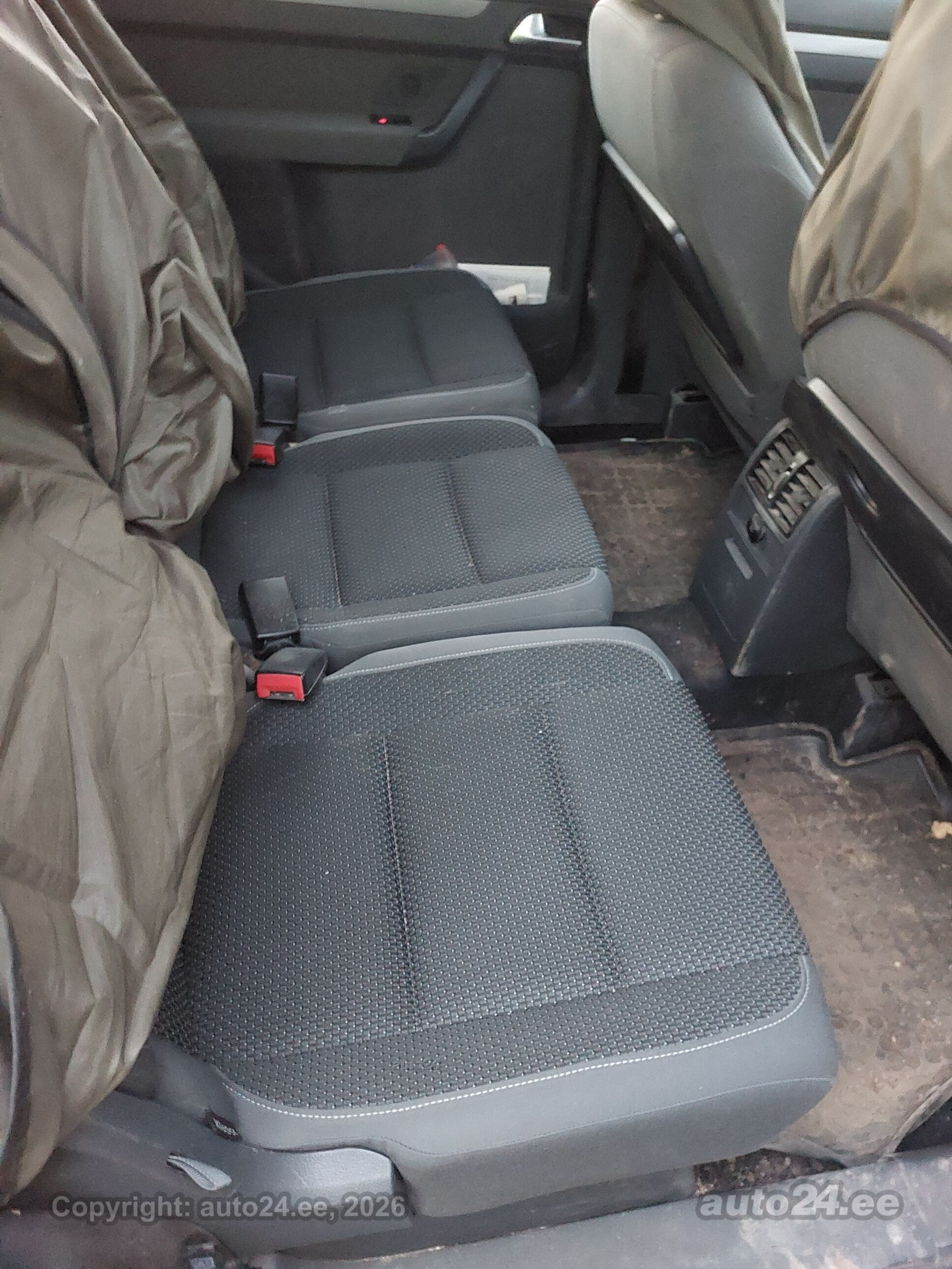 Volkswagen Touran 2011 — photo 5