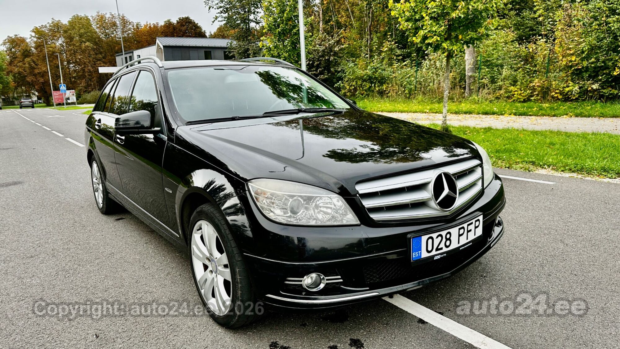 Mercedes-Benz C-Class 2009 — photo 8