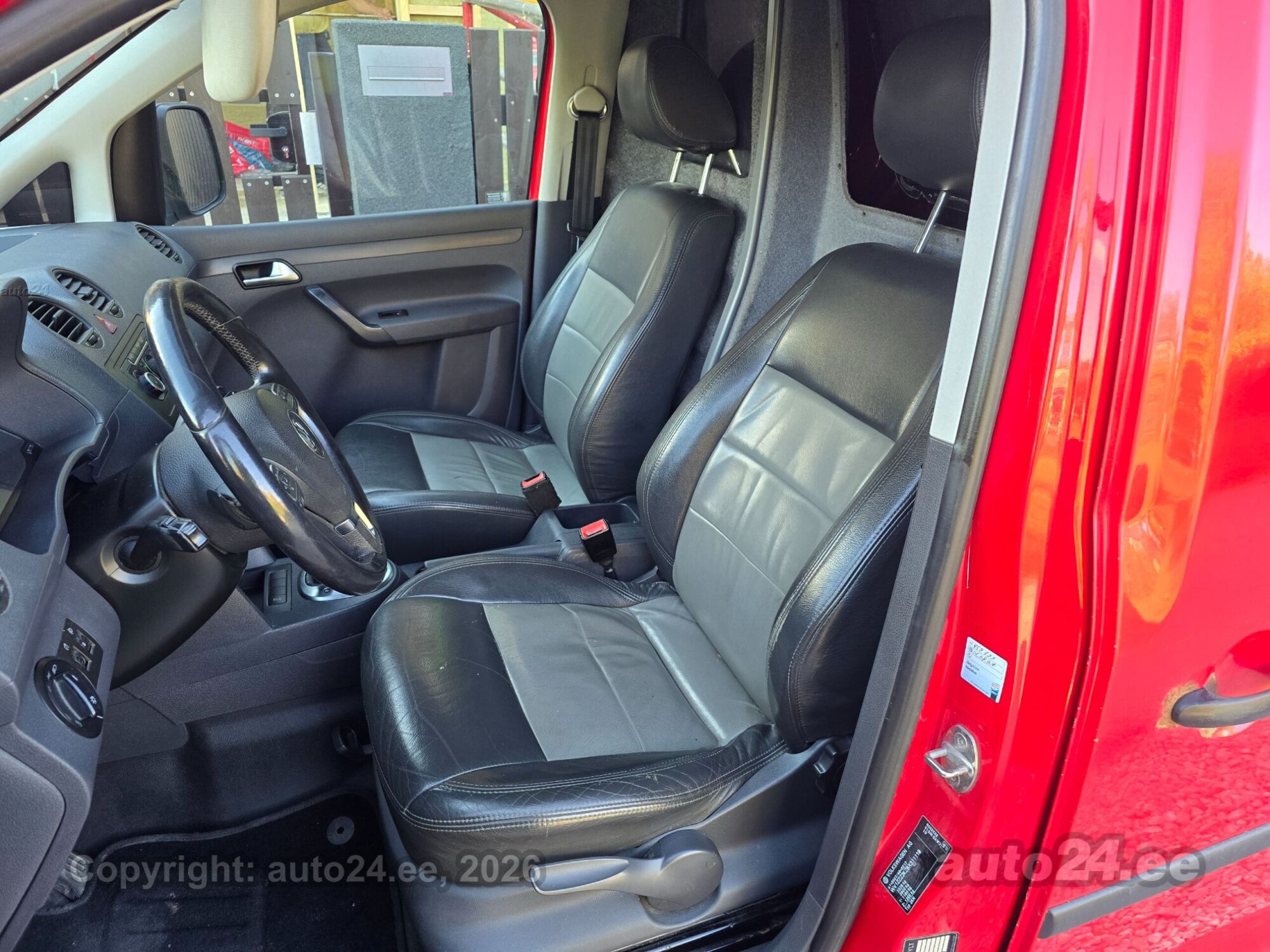 Volkswagen Caddy 2011 — photo 9