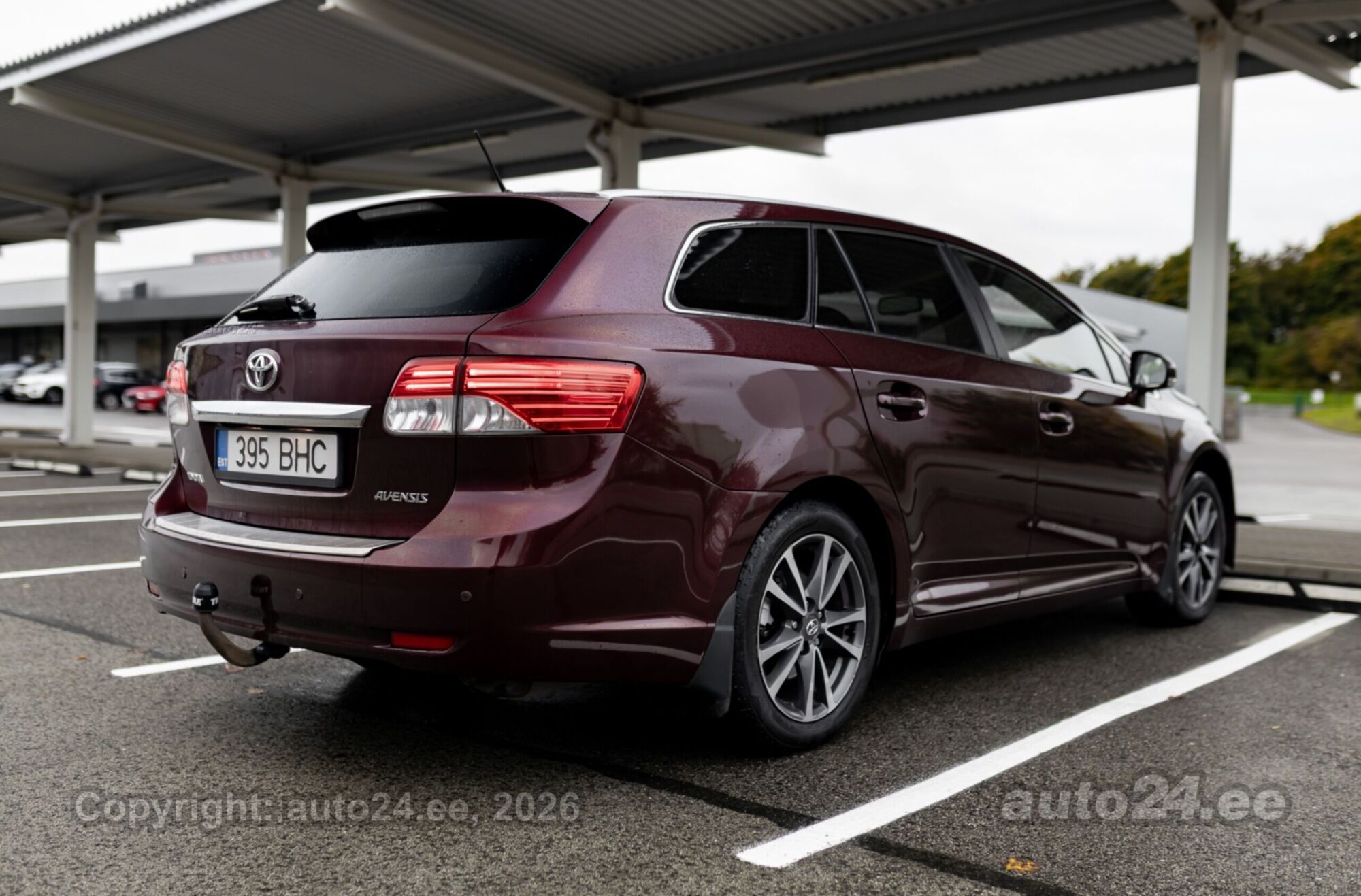 Toyota Avensis 2012 — engine 1987 cm³ (112 kW)