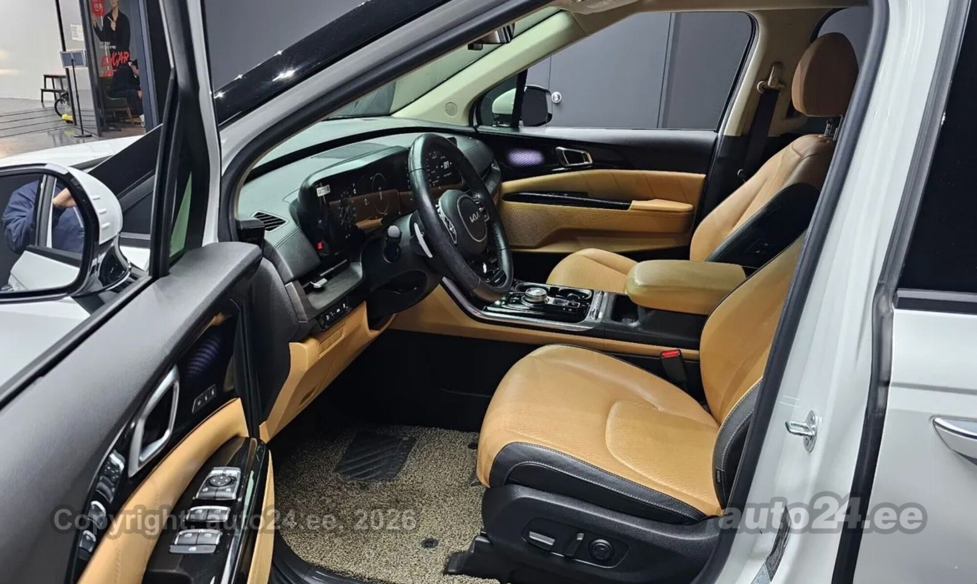KIA Carnival - 5
