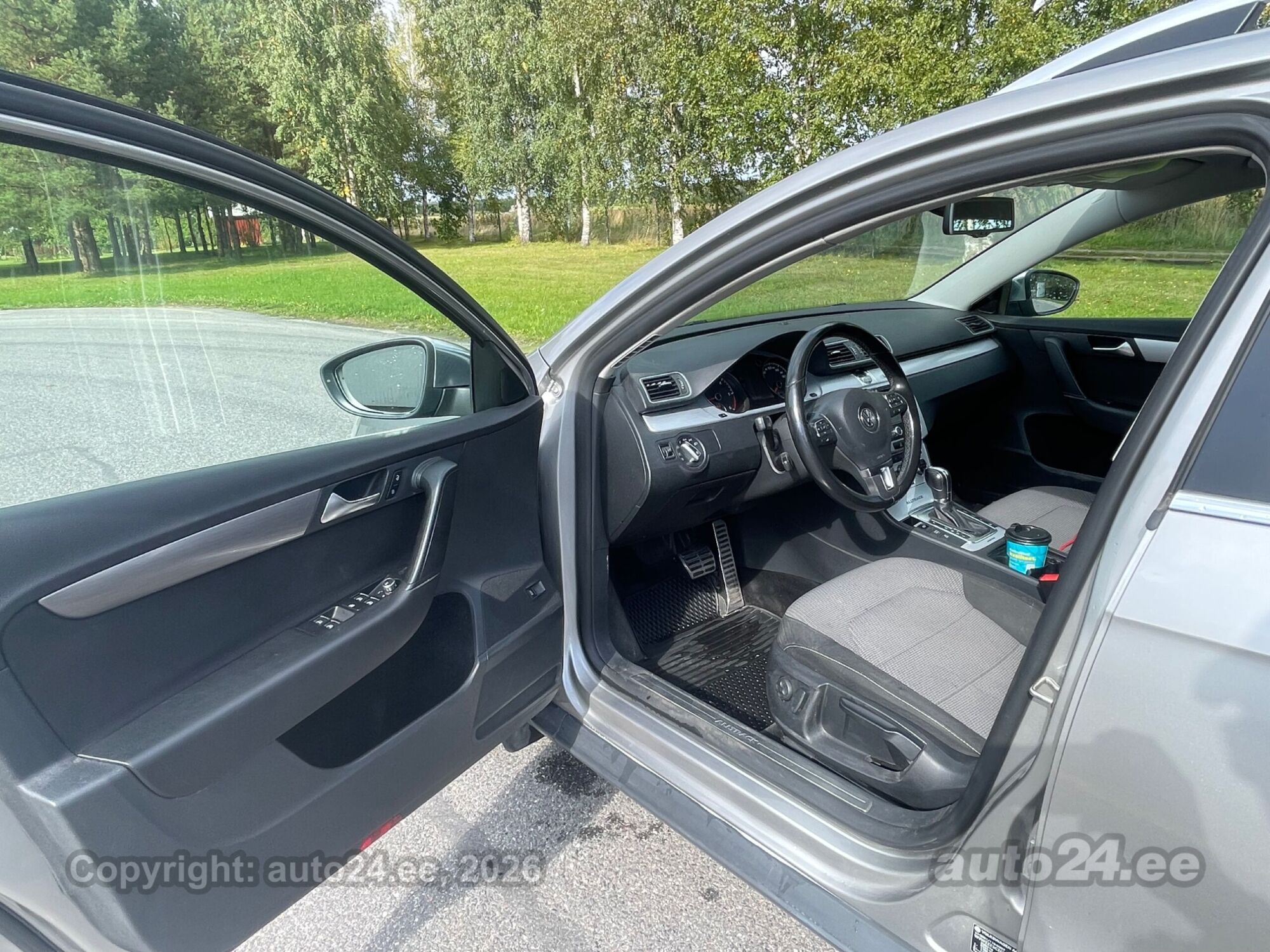 Volkswagen Passat 2012 — photo 8