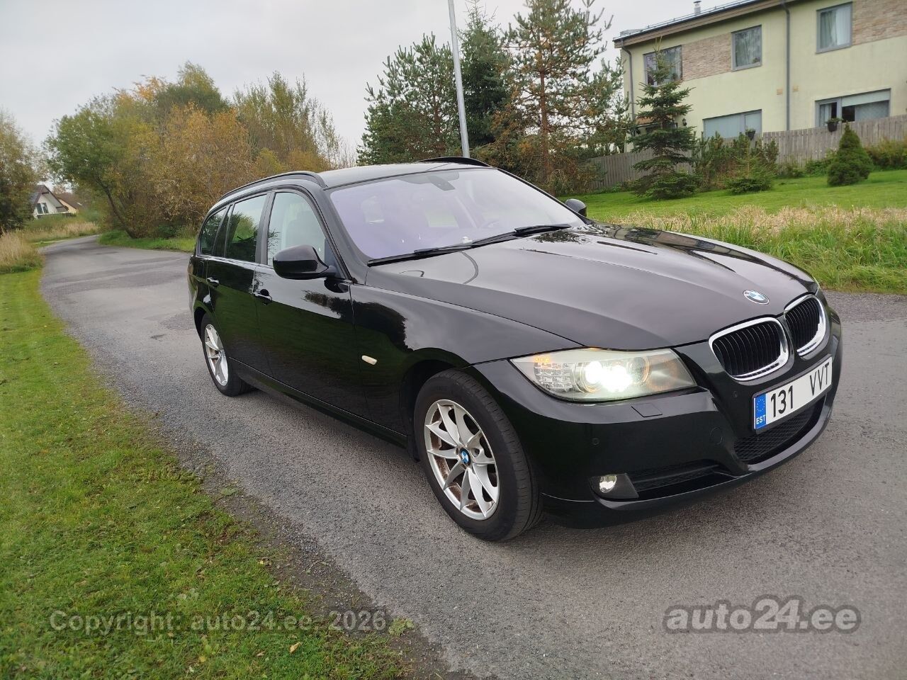 BMW 3 Series 2011 — rear view