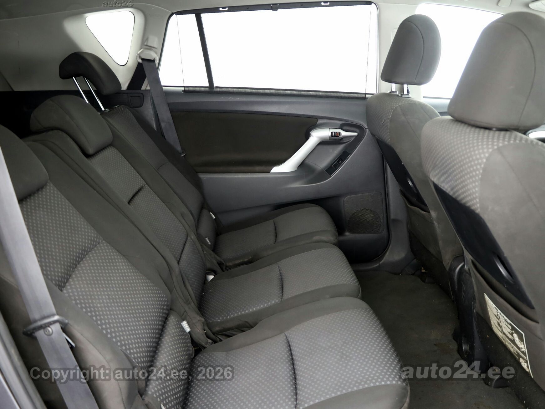 Toyota Verso 2011, photo 7/9