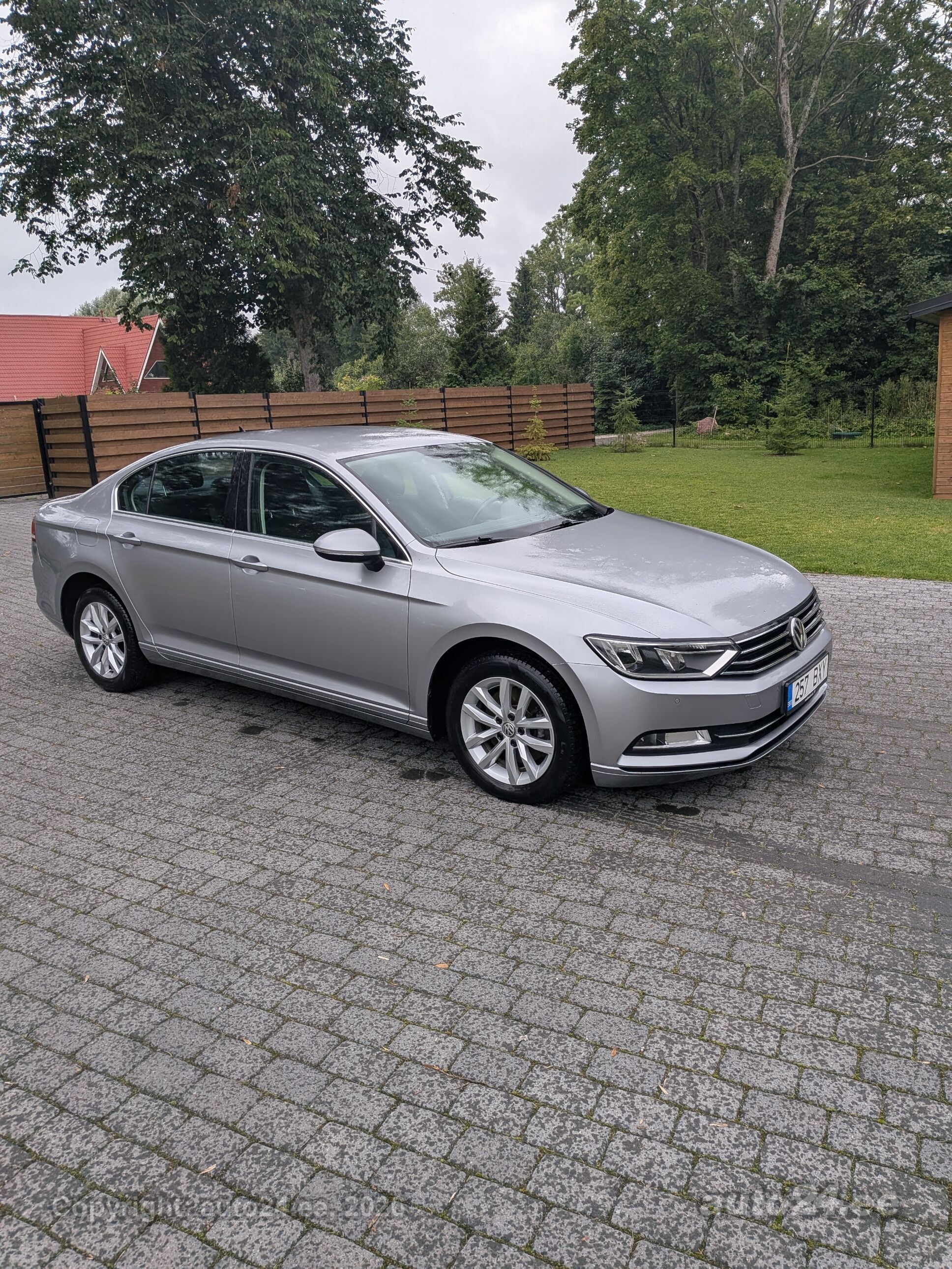 Volkswagen Passat - 2
