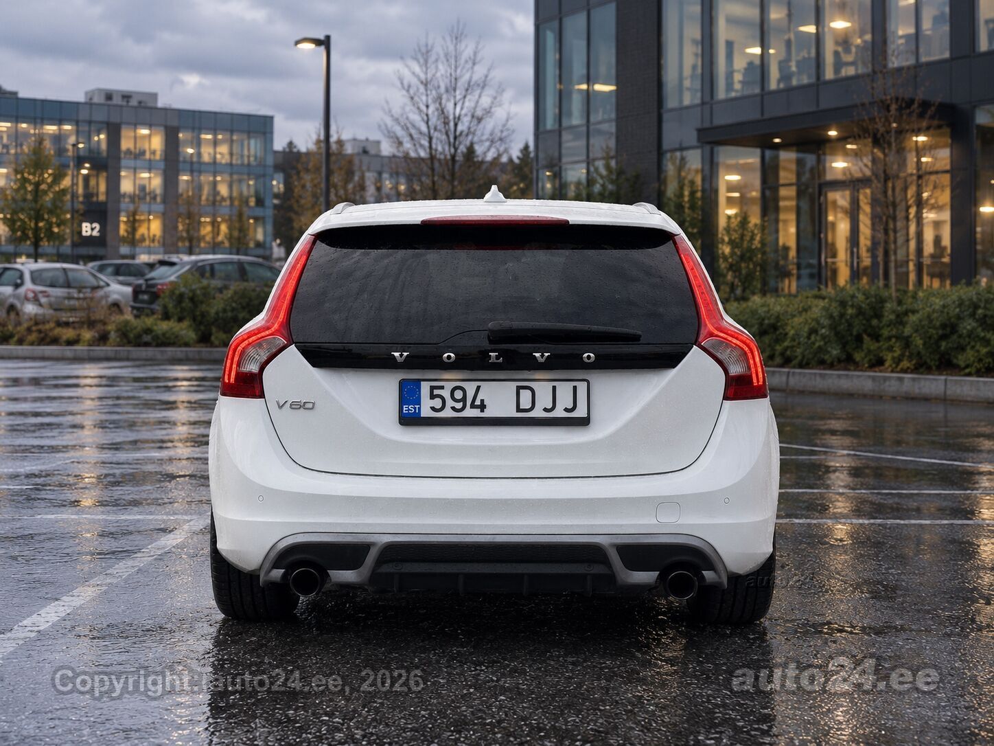 Volvo V60 2012 — interior