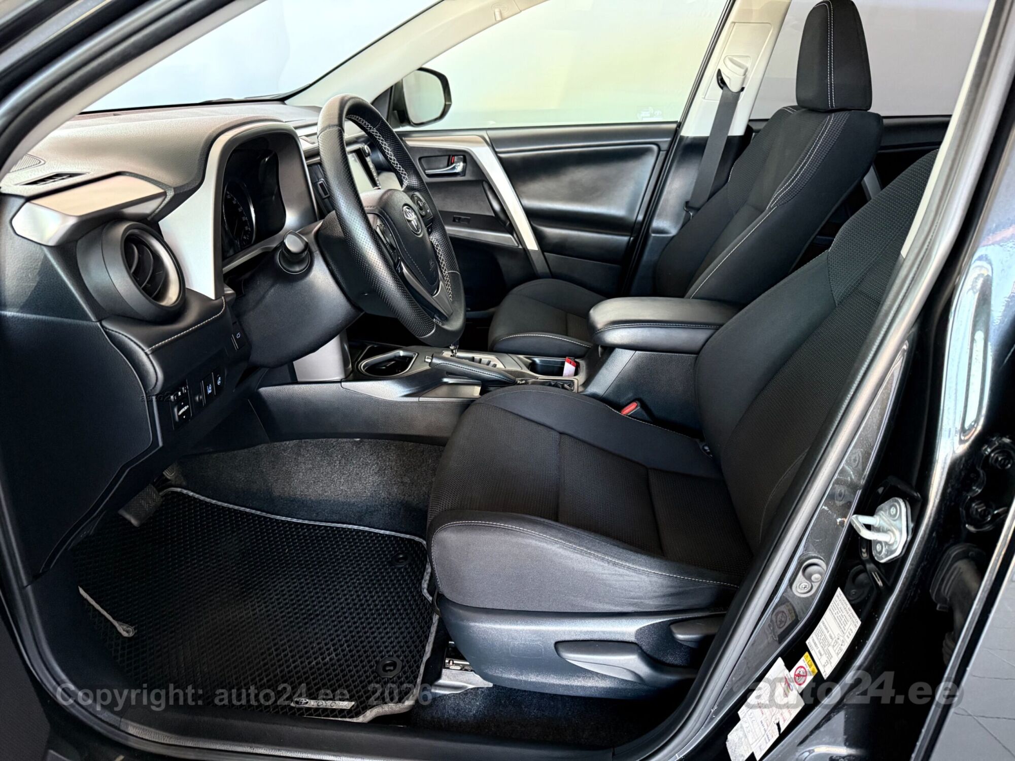 Toyota RAV4 - 7