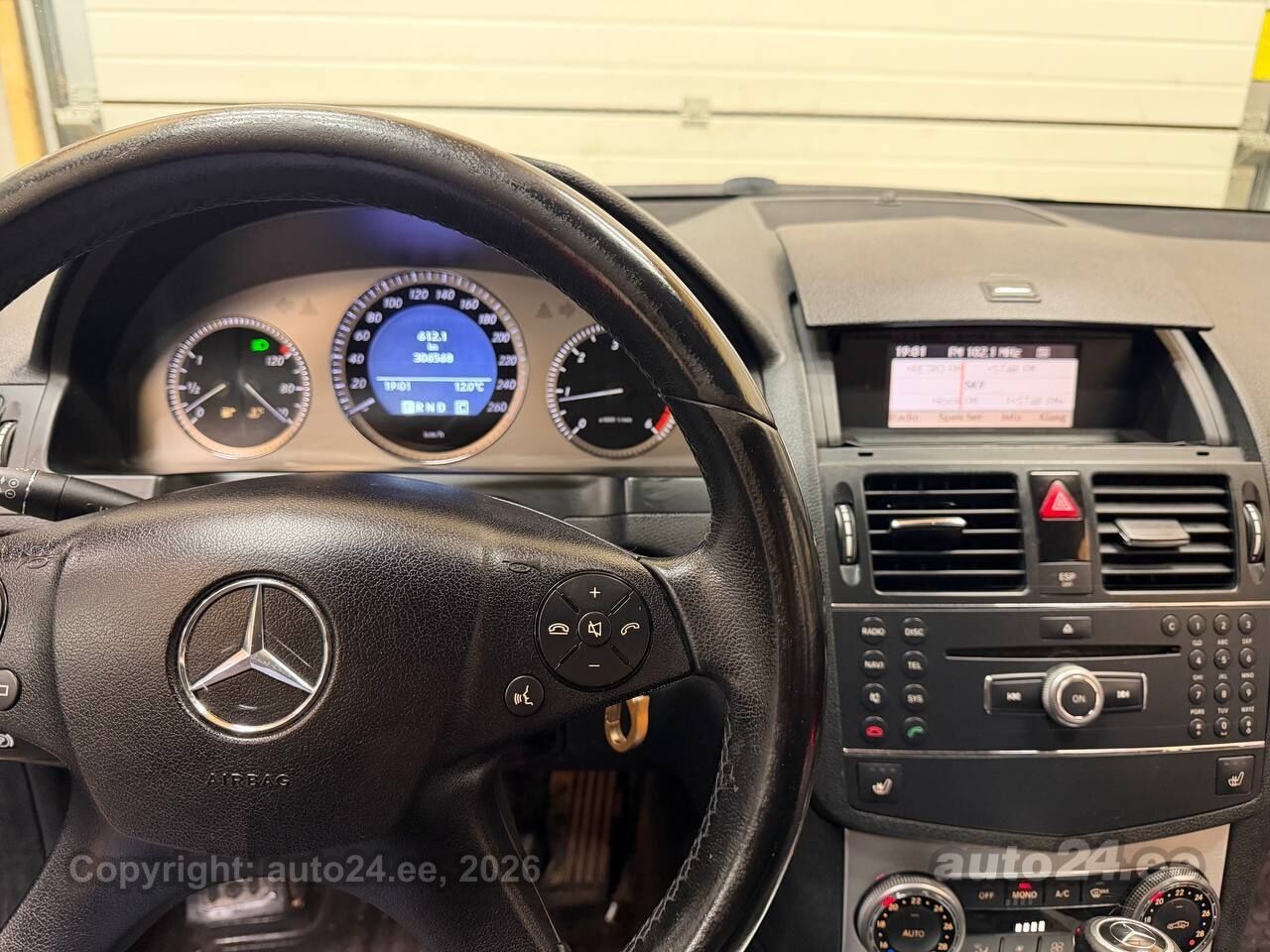 Mercedes-Benz C-Class 2008 — photo 14