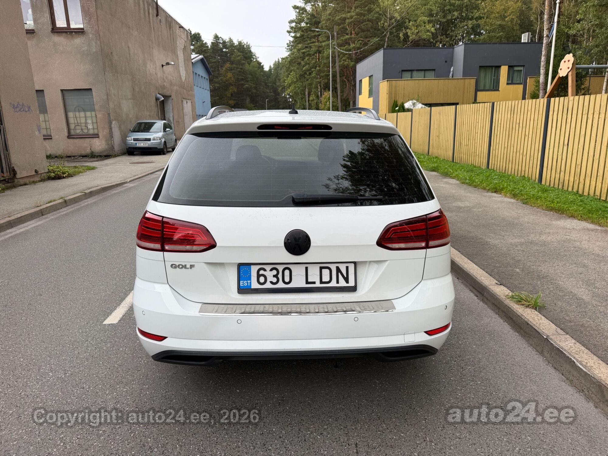 Volkswagen Golf - 6