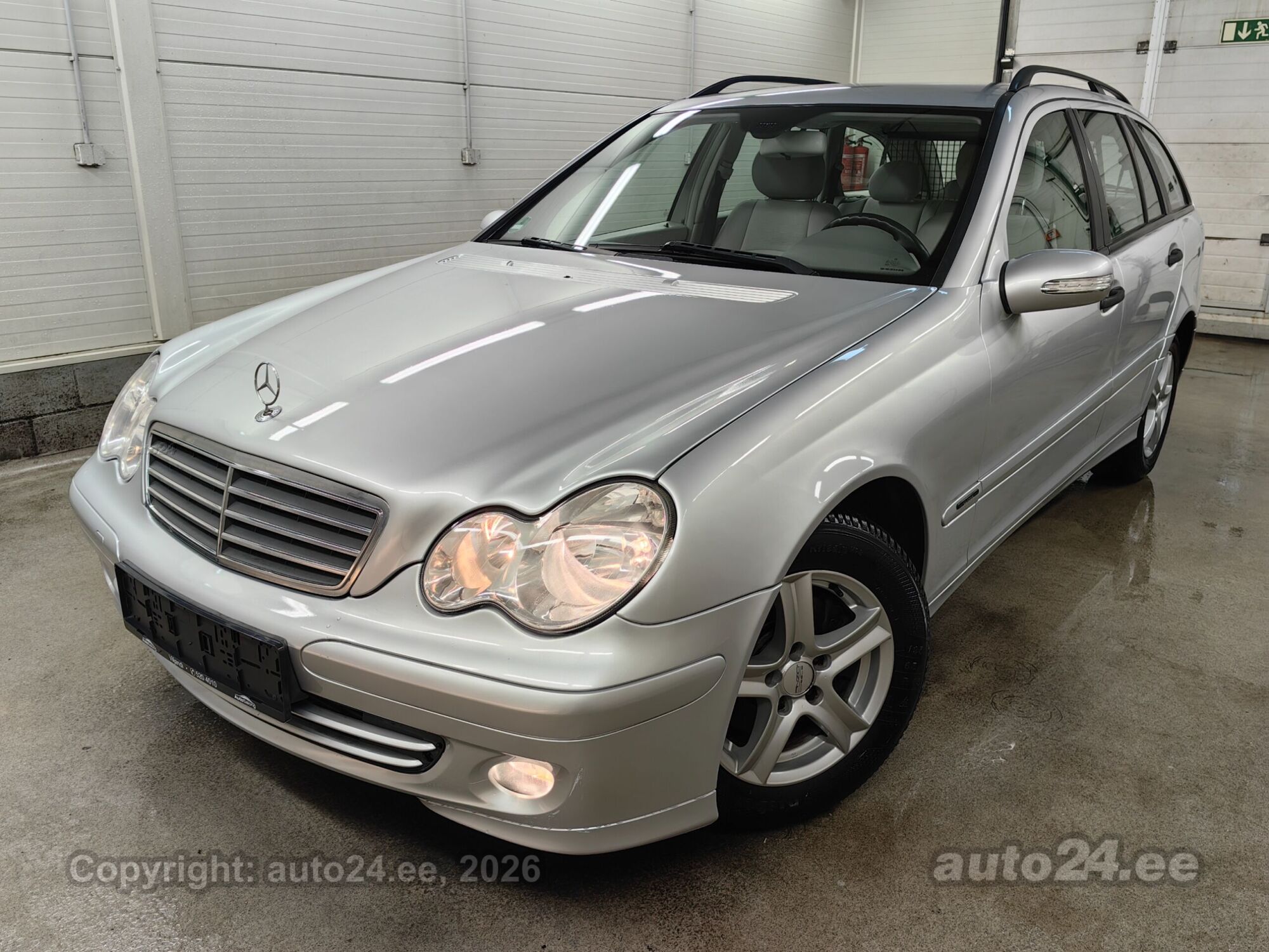 Mercedes-Benz C-Class 2005 — photo 5