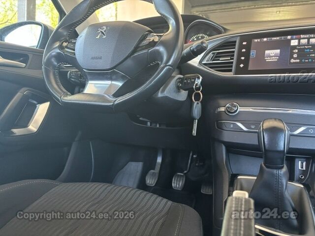 Peugeot 308 - 8