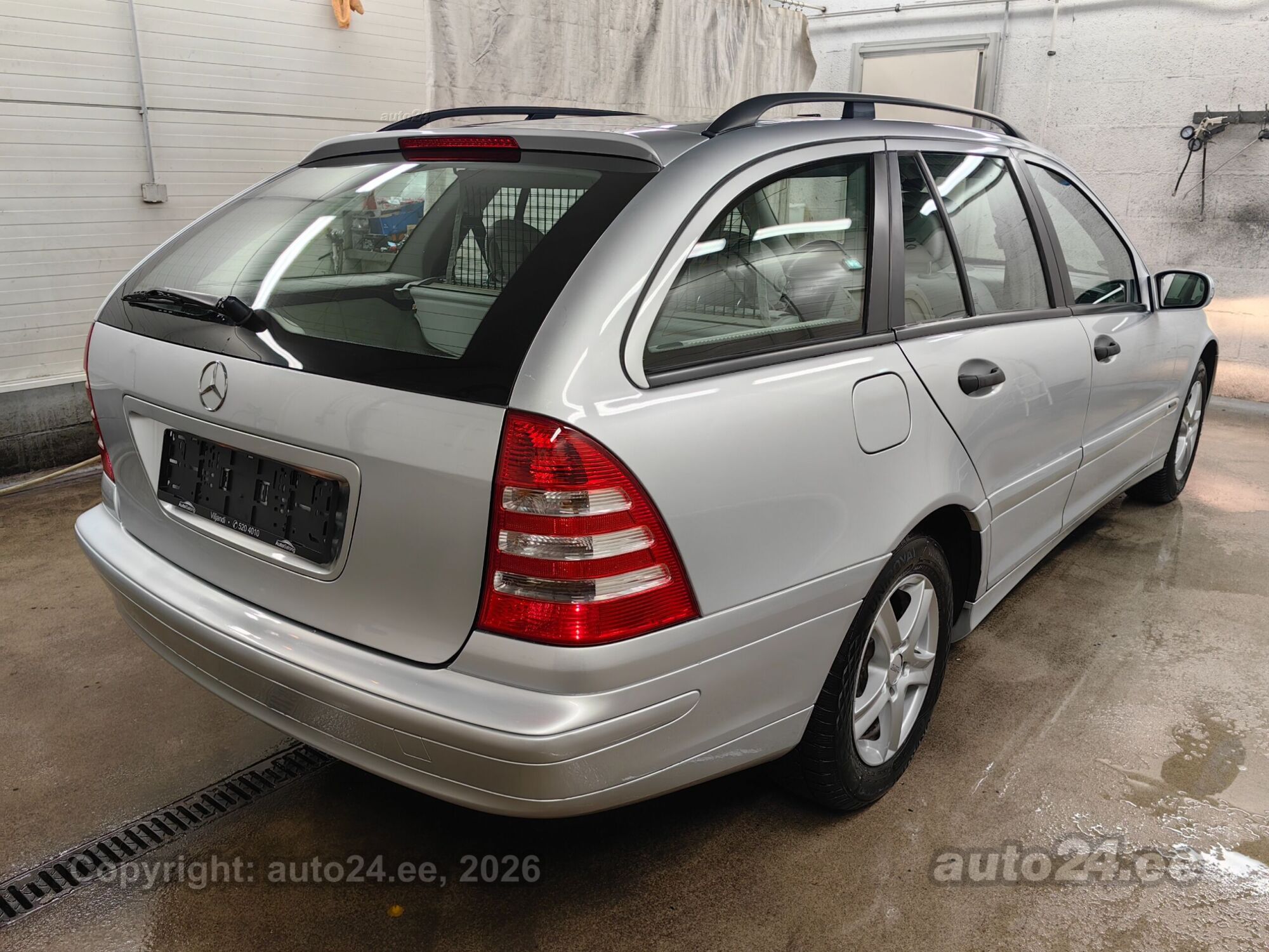 Mercedes-Benz C-Class 2005 — photo 15