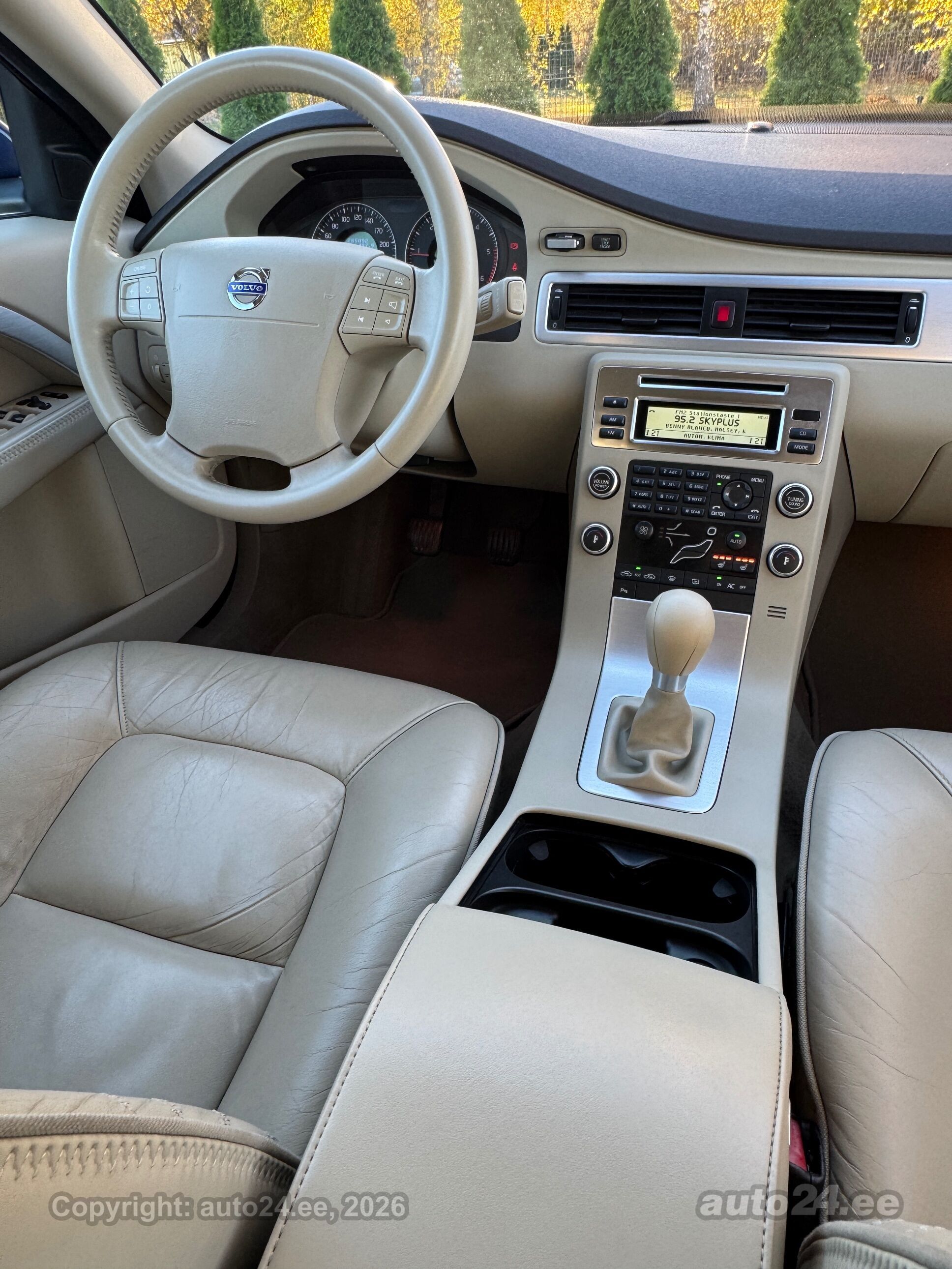 Volvo V70 2008 — photo 20