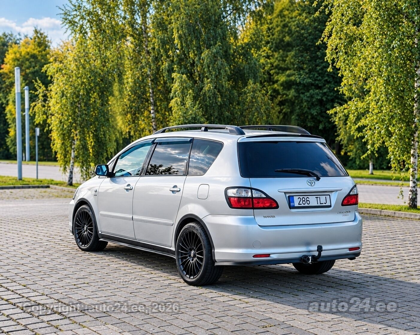 Toyota Avensis Verso 2006 — photo 5