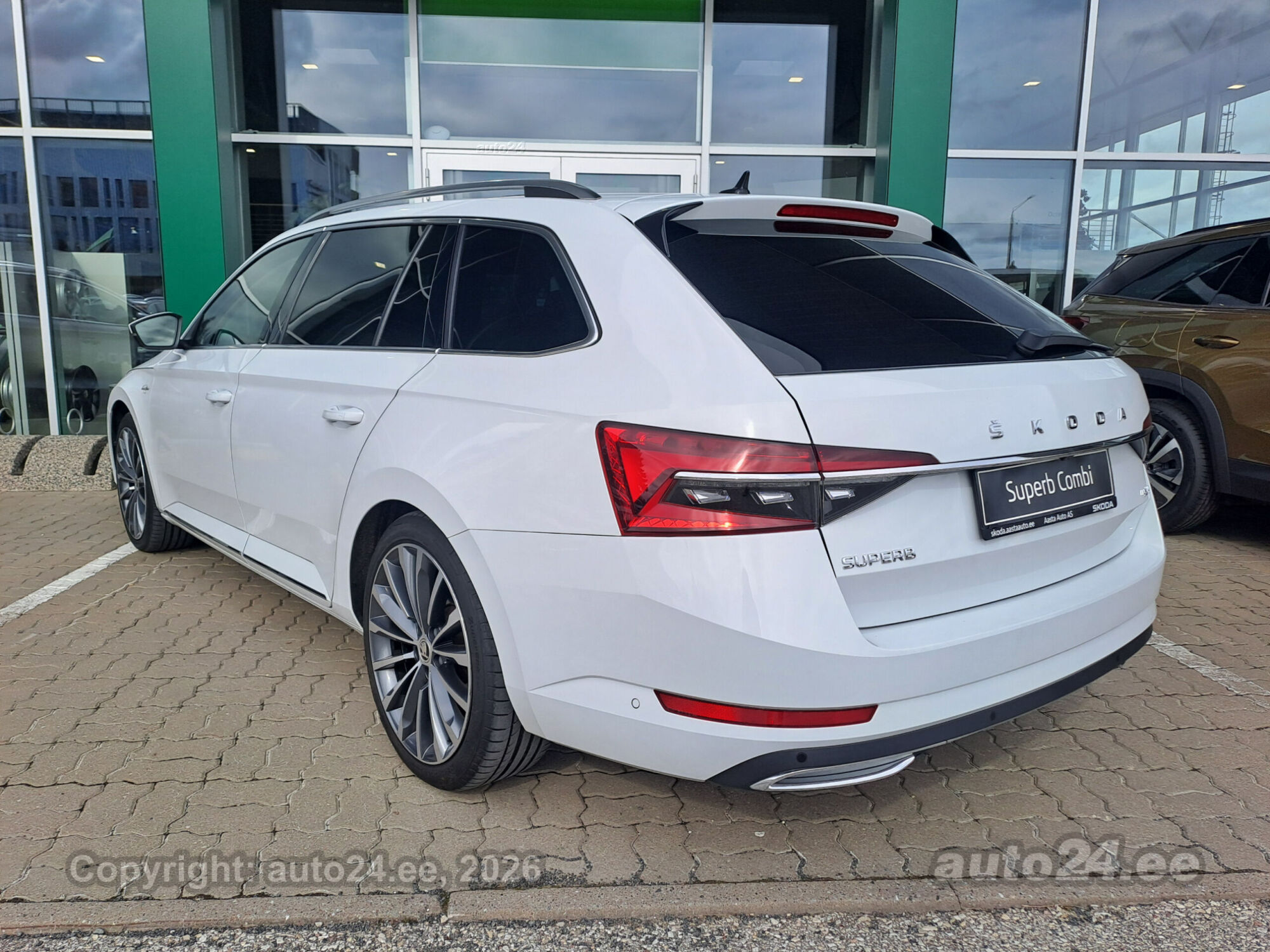 Škoda Superb - 2