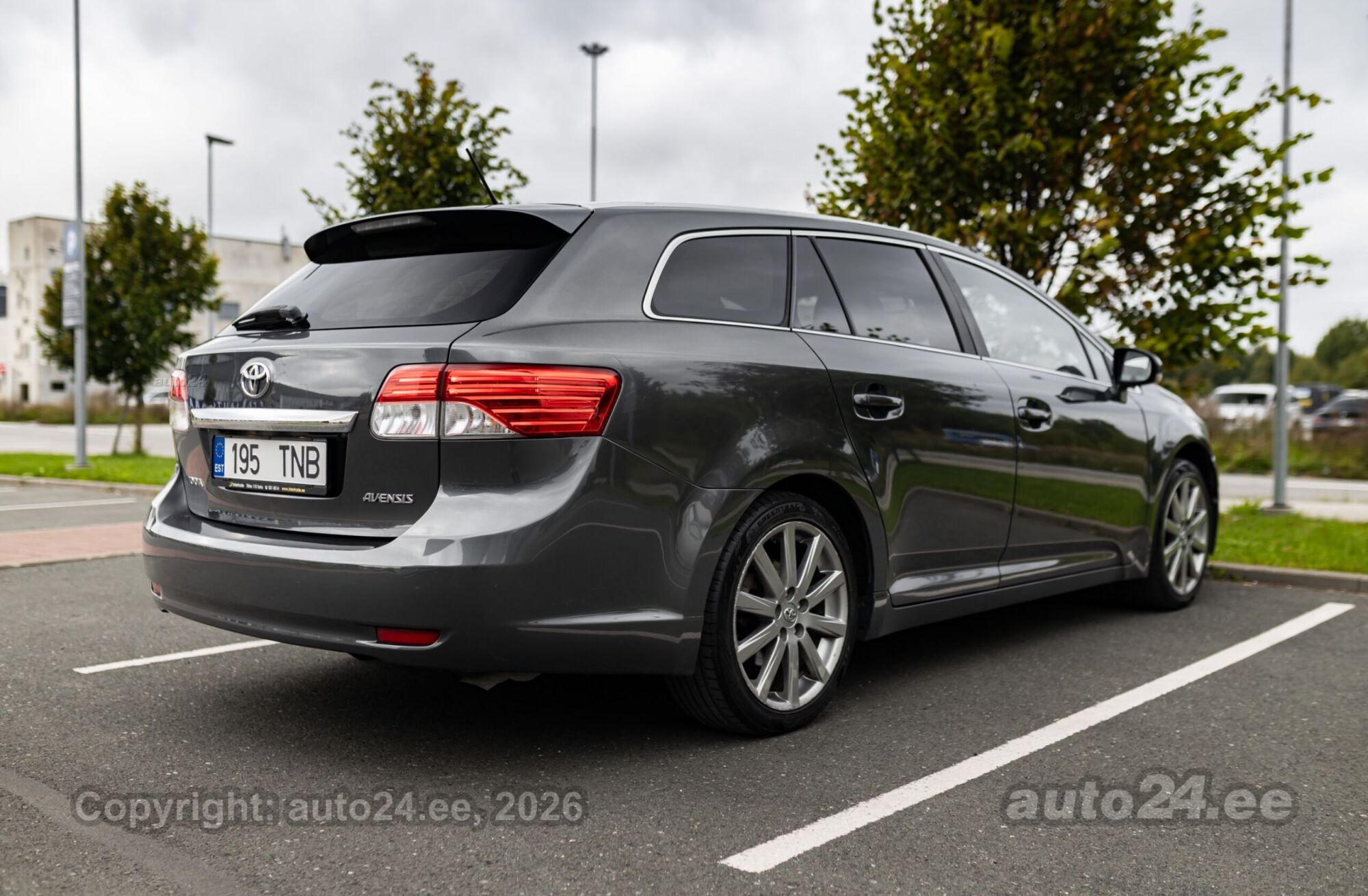 Toyota Avensis 2014 — двигун 2231 cm³ (110 kW)