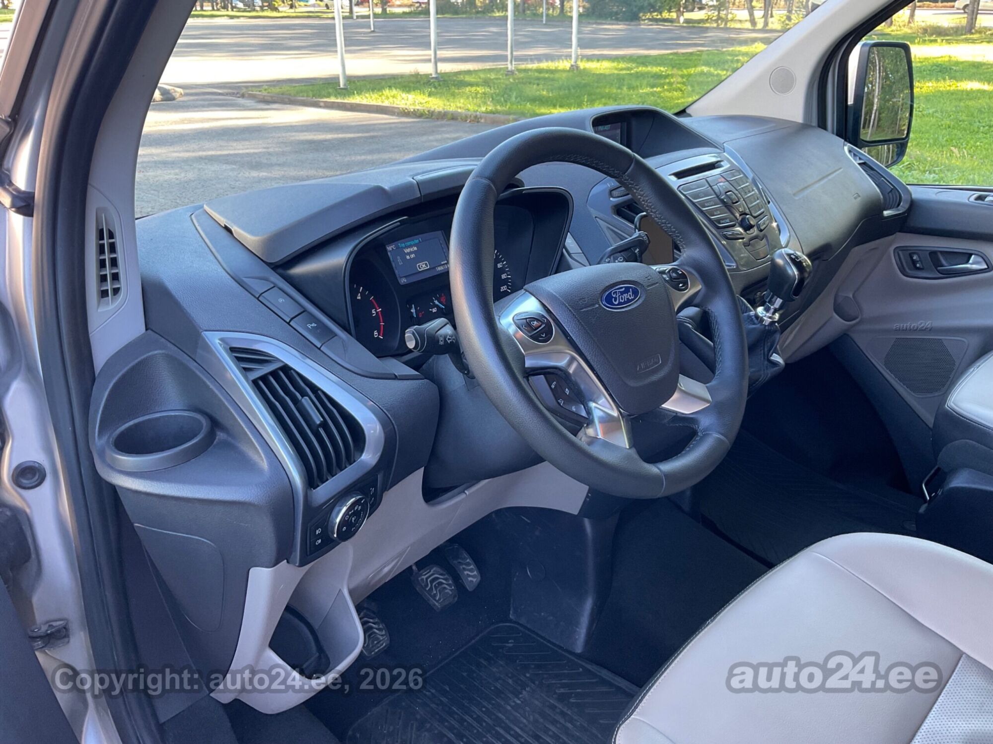 Ford Tourneo Custom - 7