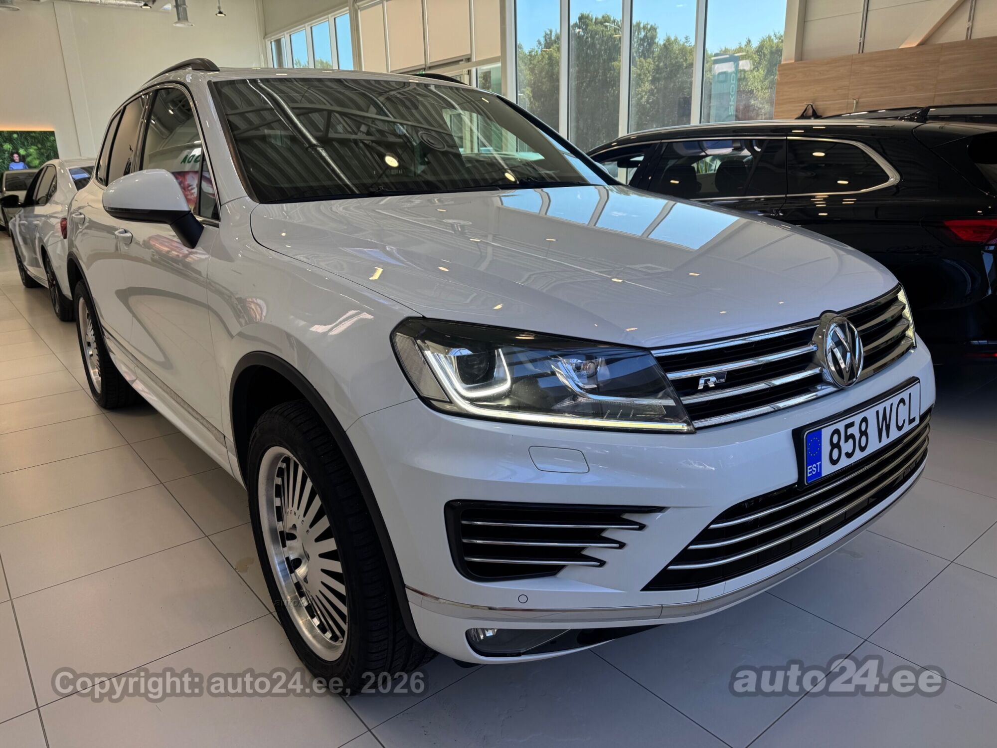 Volkswagen Touareg R-Line 3.0 TDI 193kW 2016, photo 2/10