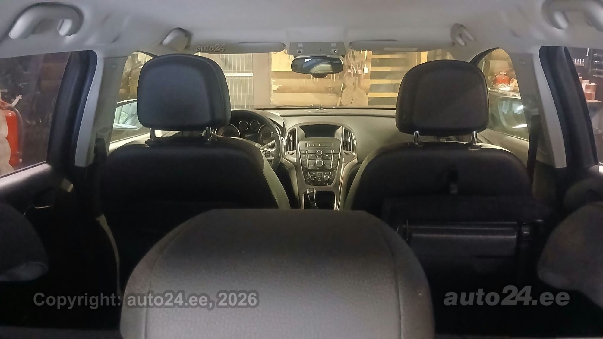 Opel Astra 2011 — engine 1364 cm³ (103 kW)