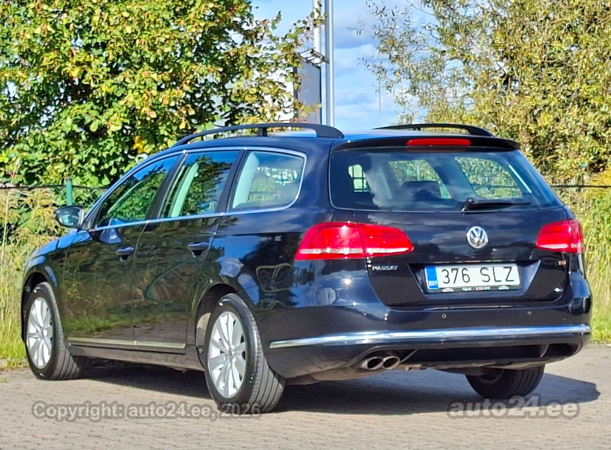 Volkswagen Passat - 4
