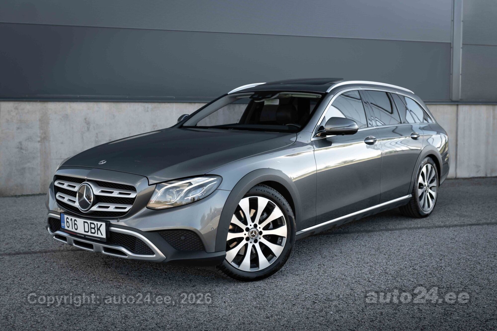 Mercedes-Benz E 220 - 1
