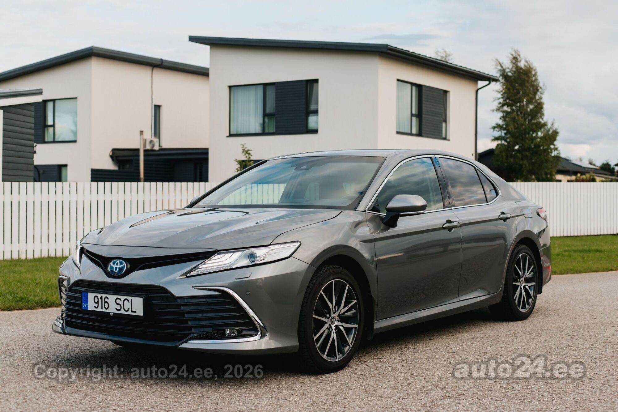Toyota Camry 2.5 131kW 2023, kuva 2/10