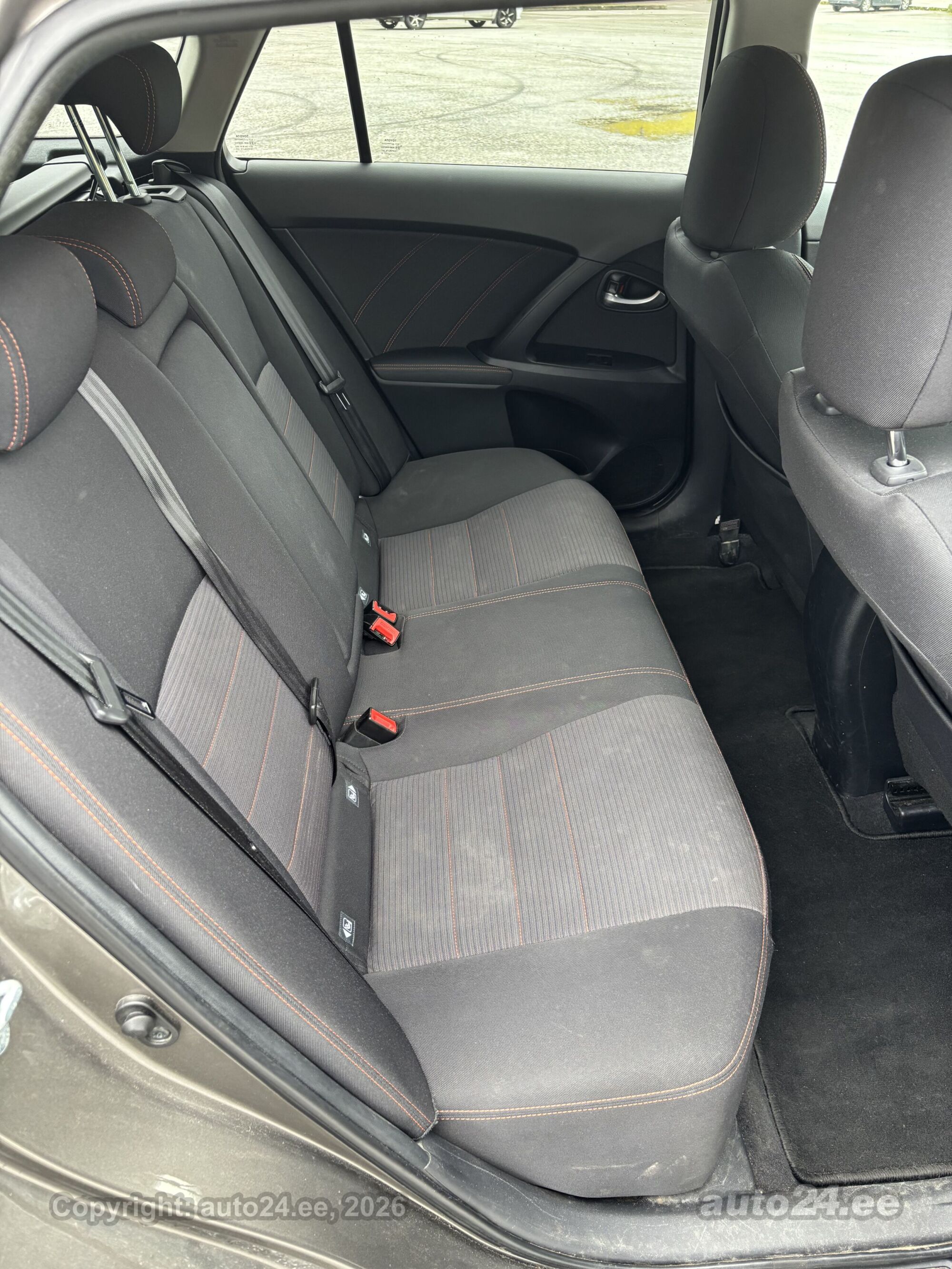 Toyota Avensis - 8