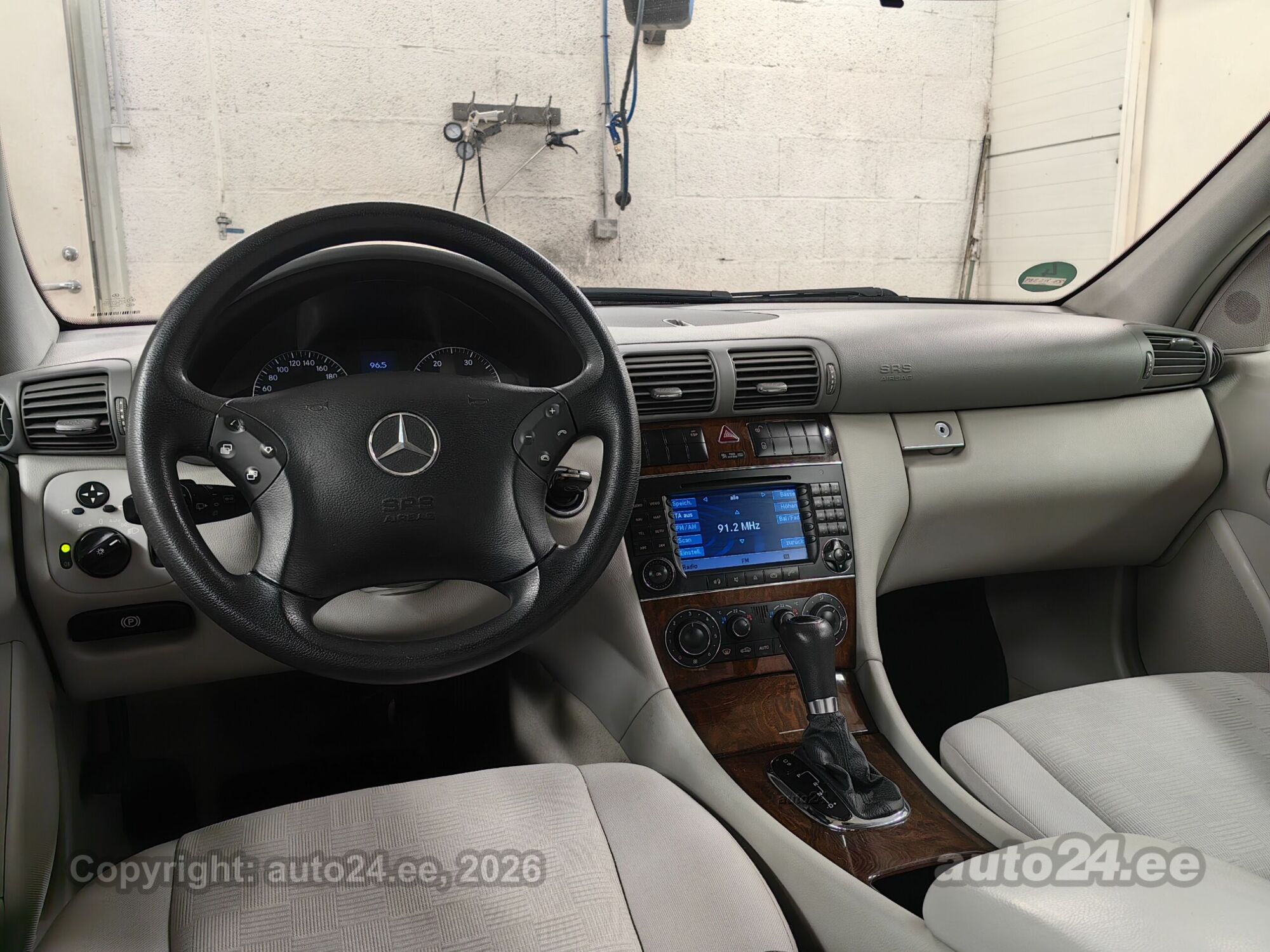 Mercedes-Benz C-Class 2005 — photo 7