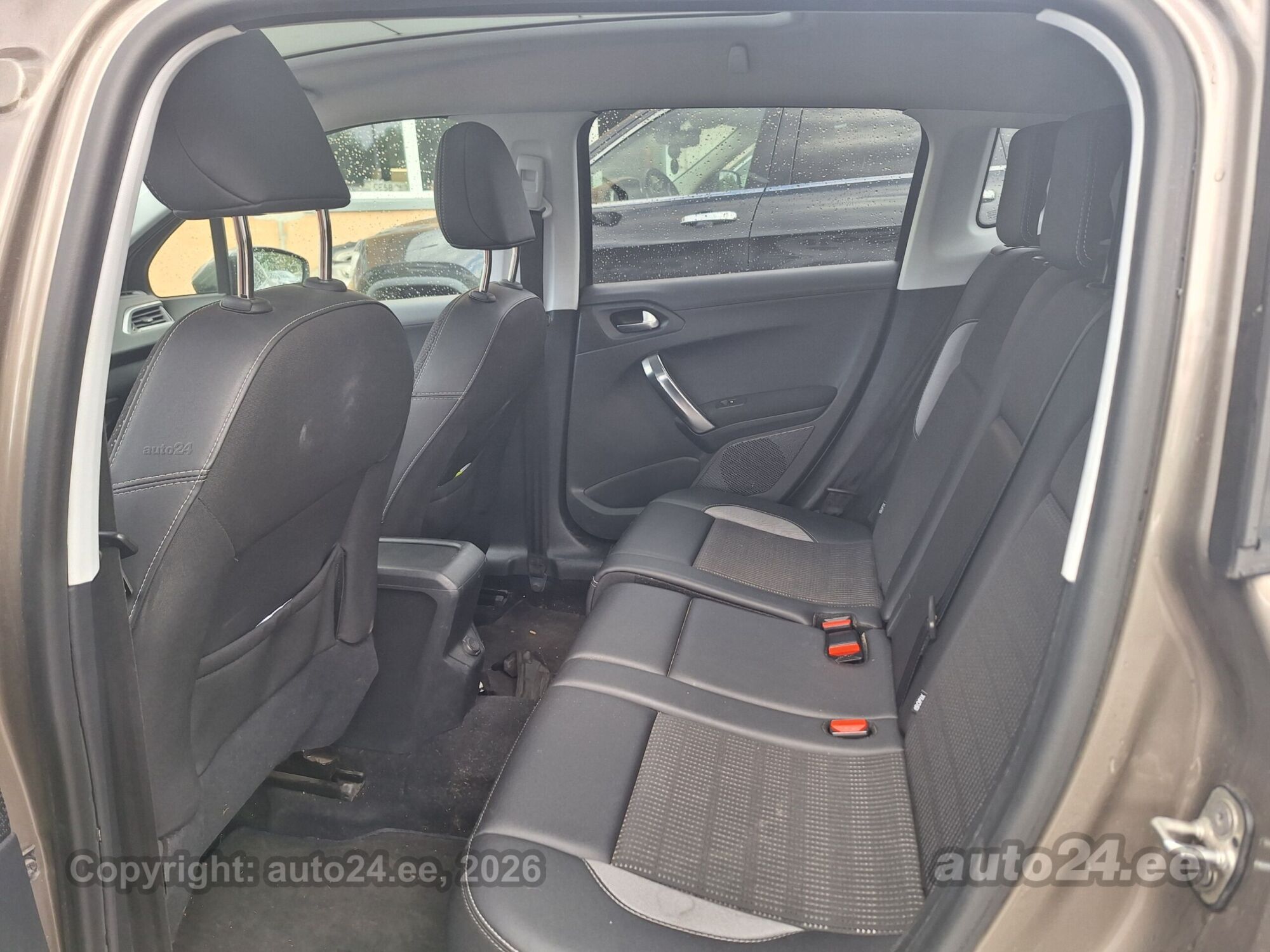Peugeot 2008 1.6 73kW 2017, kuva 7/8
