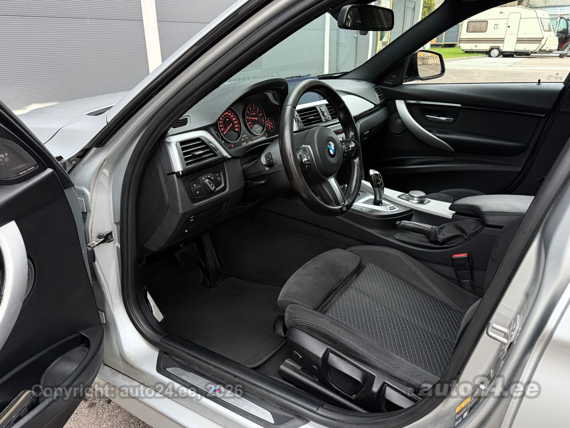 BMW 330 - 6