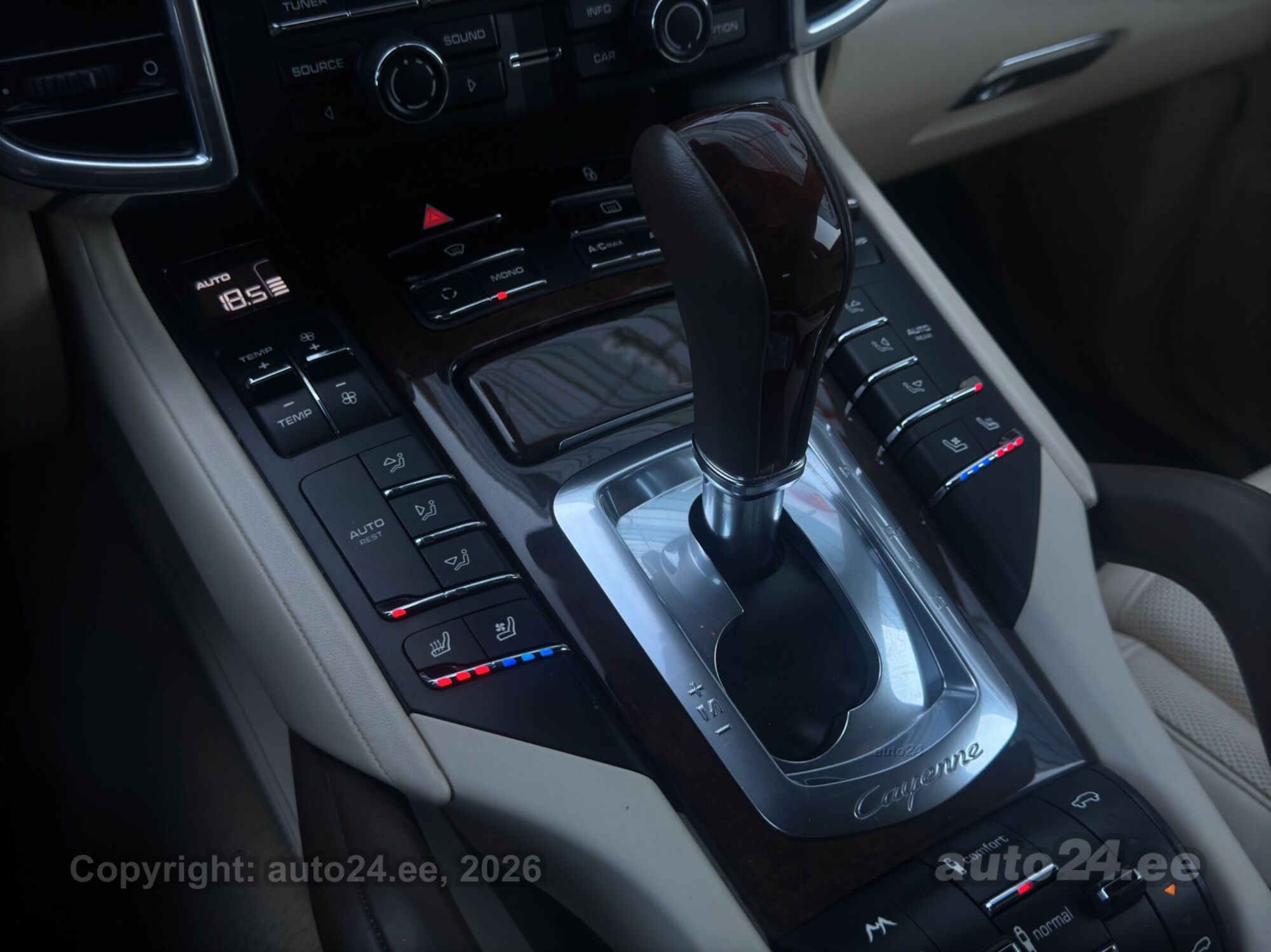 Porsche Cayenne - 9