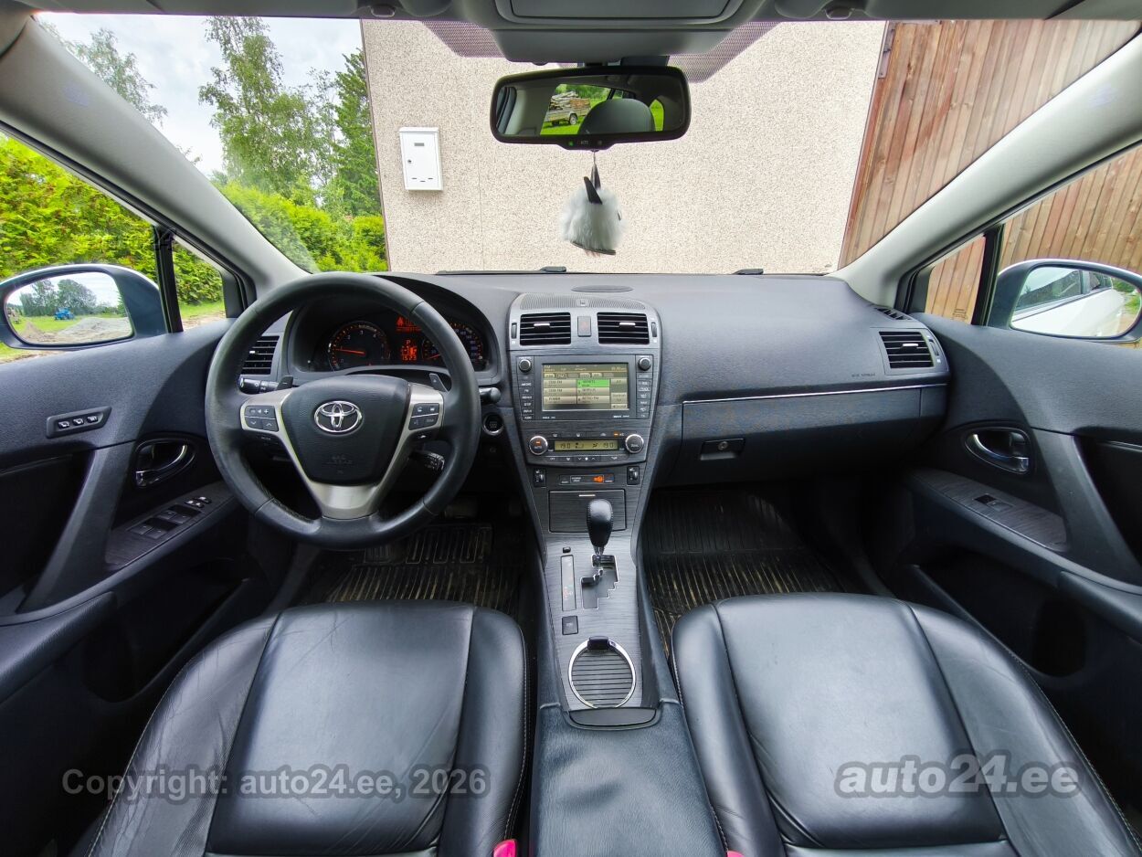 Toyota Avensis - 10