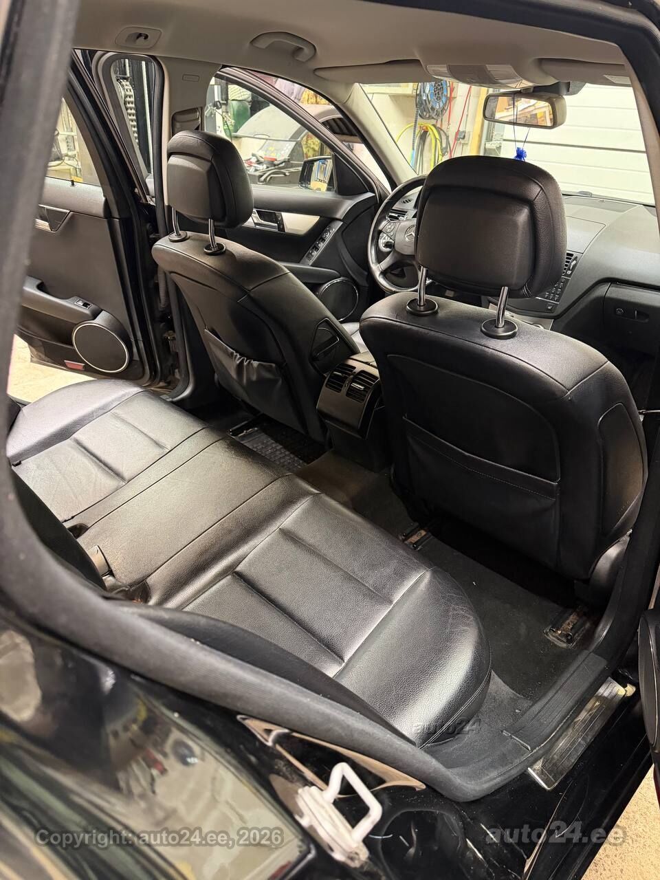 Mercedes-Benz C-Class 2008 — photo 16