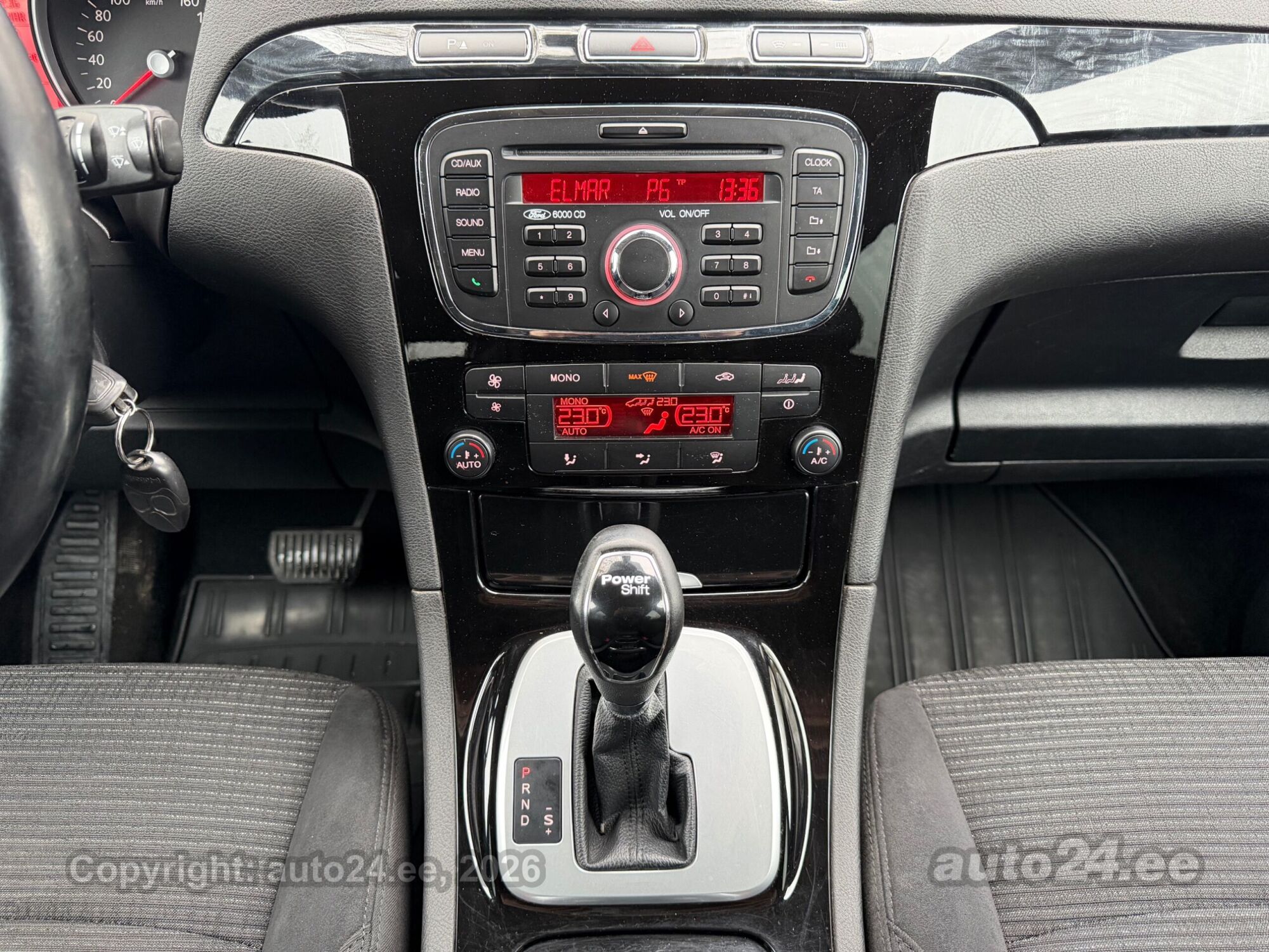 Ford Galaxy 2012 — photo 11