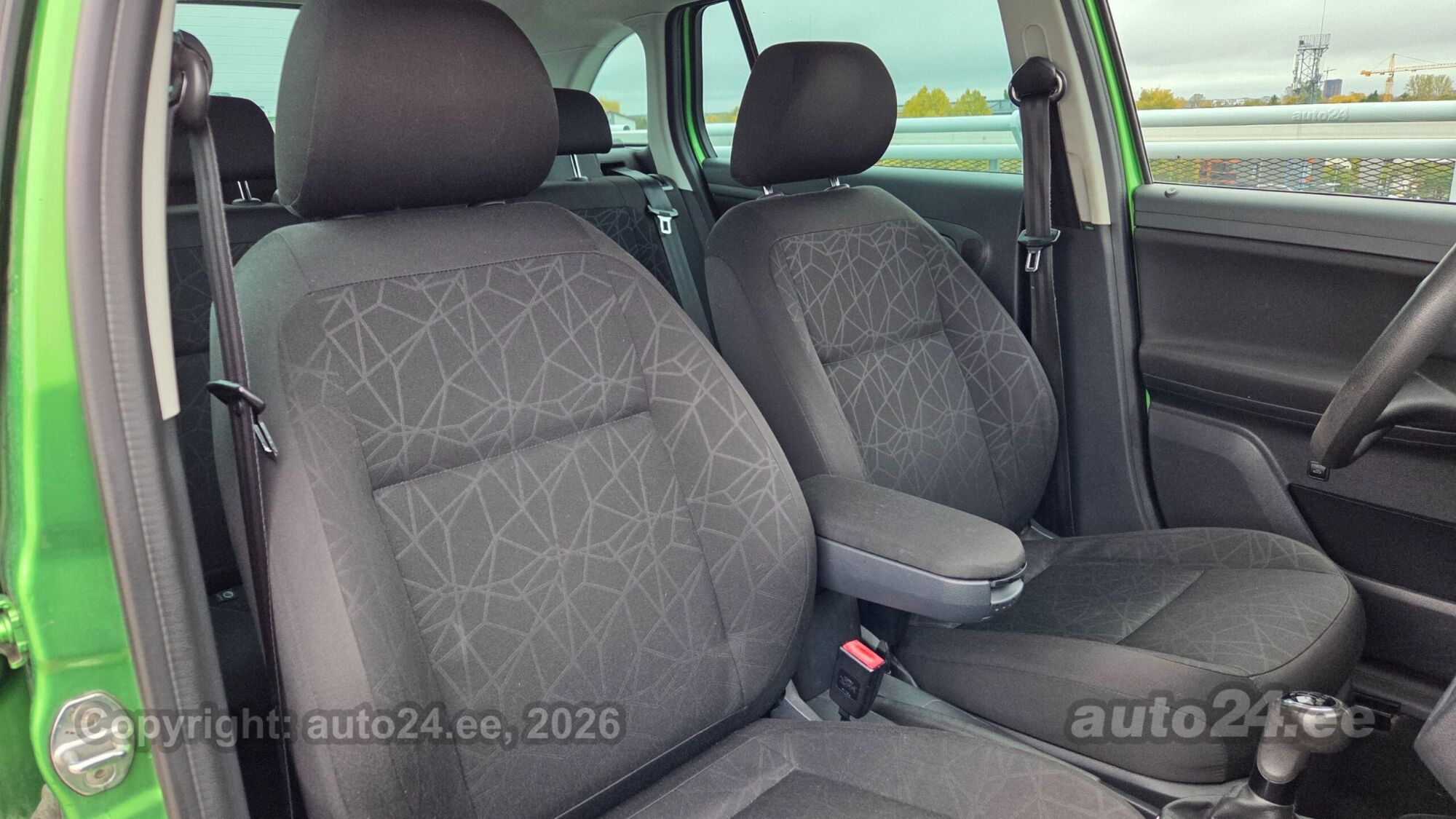 Skoda Fabia 2012 — фото 10