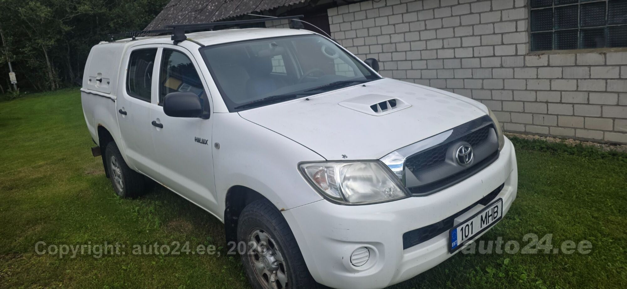 Toyota Hilux 2011 — вигляд ззаду