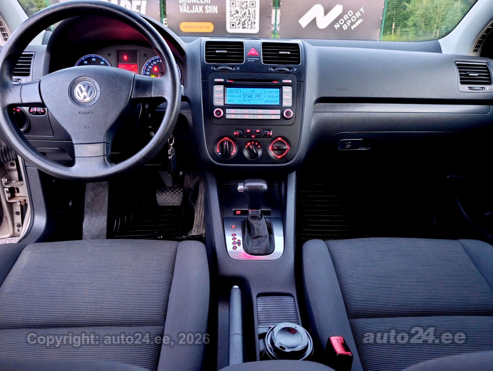 Volkswagen Golf - 10