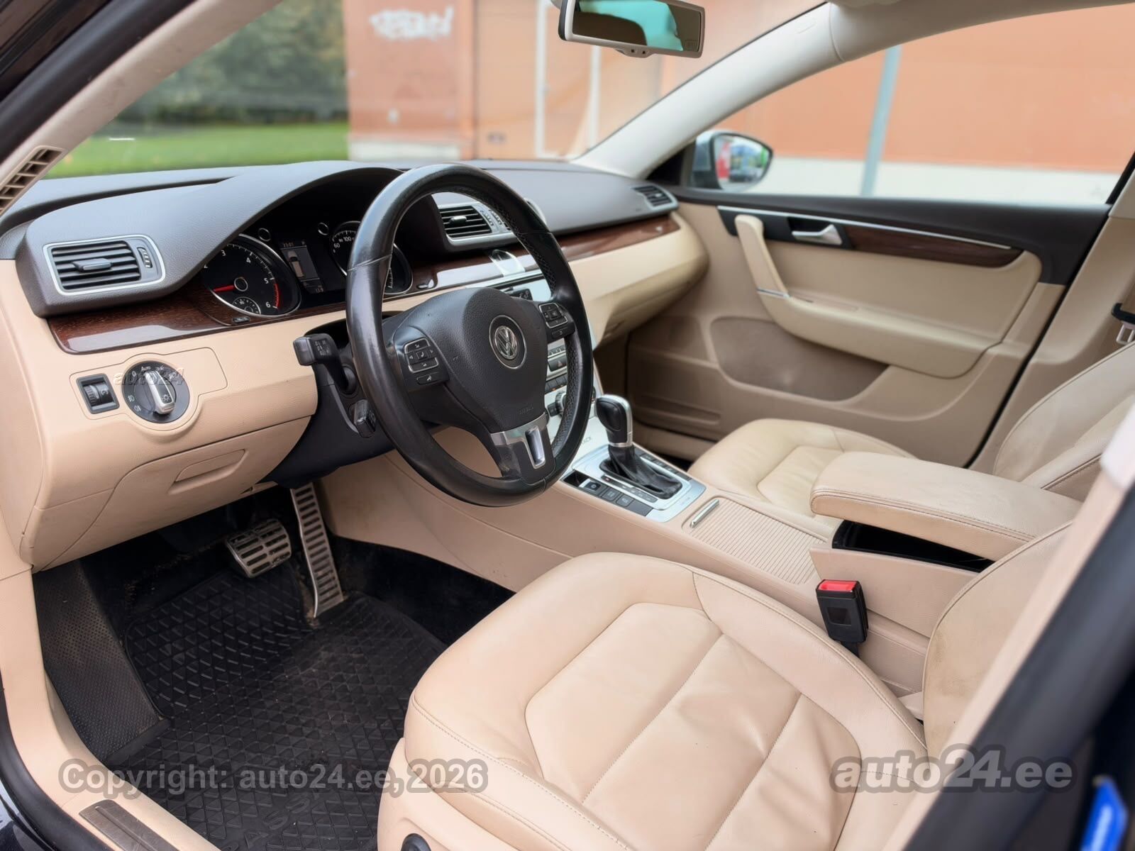 Volkswagen Passat 2013 — photo 10