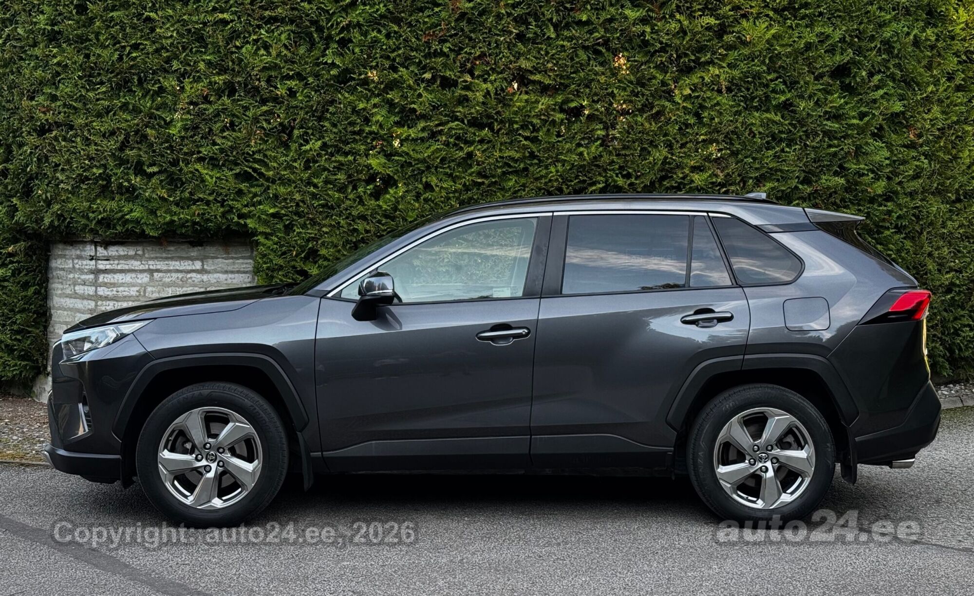 Toyota RAV4 - 6
