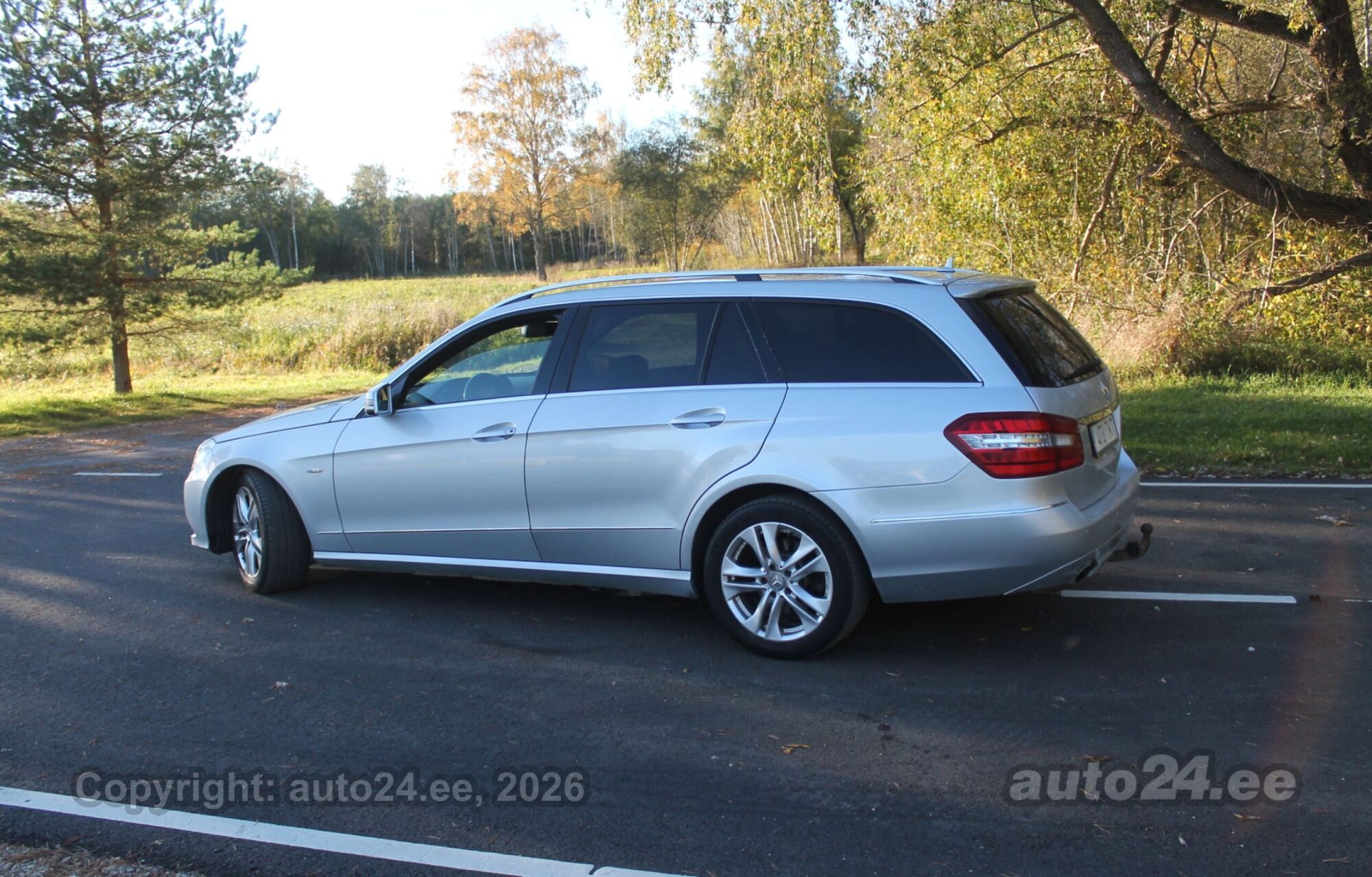 Mercedes-Benz E-Class 2010 — interior