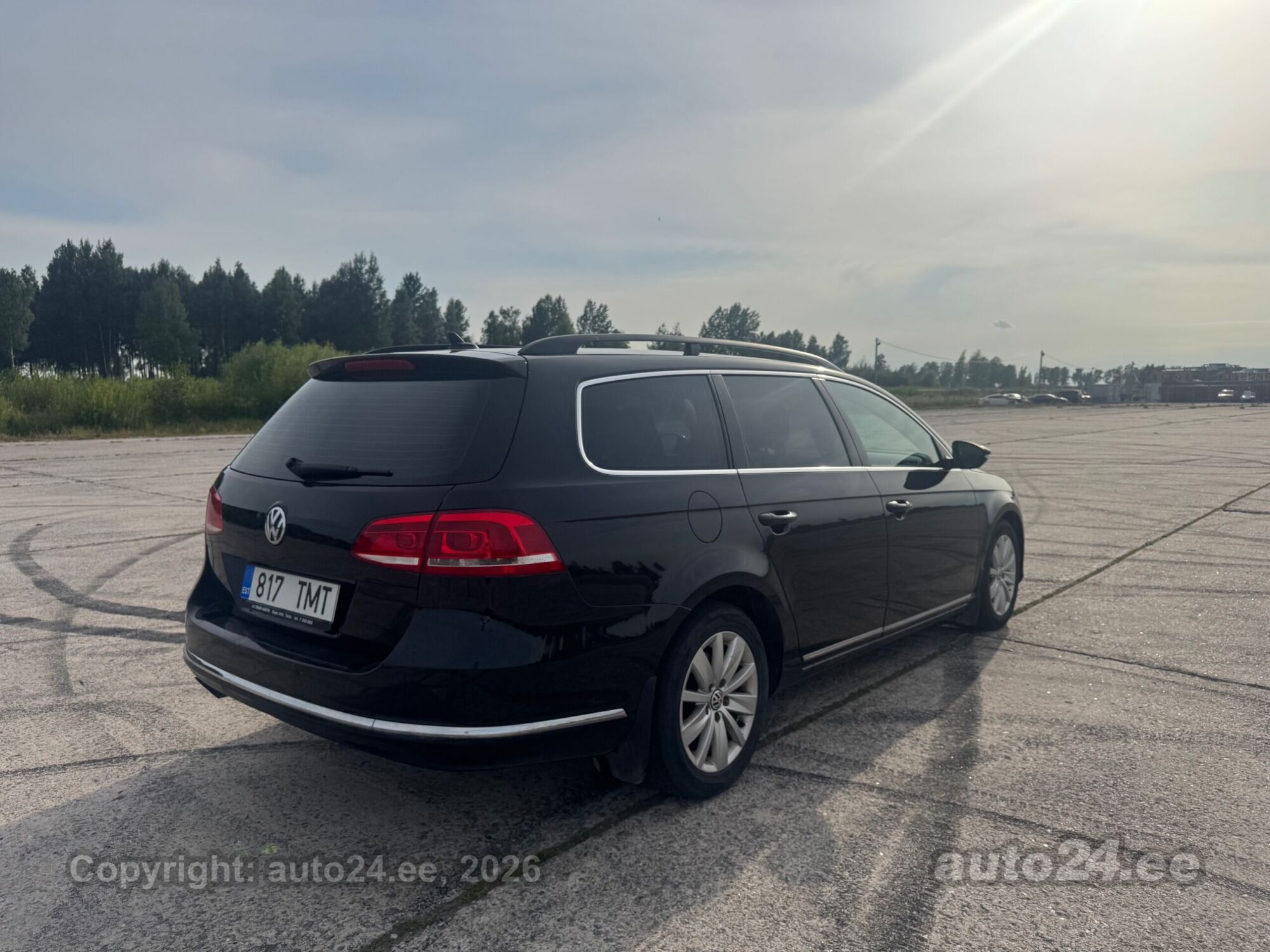 Volkswagen Passat 2013 — rear view